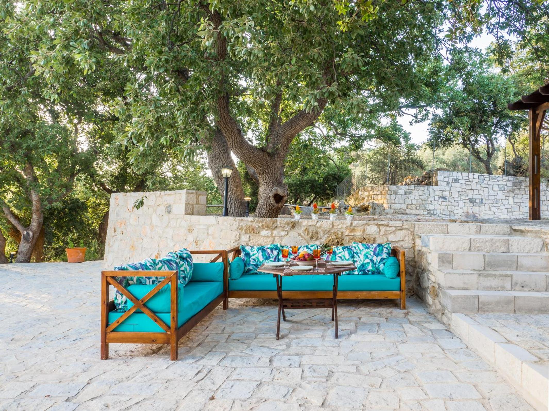Stone Built Private villa Limeri with pool, BBQ & Shaded Patio