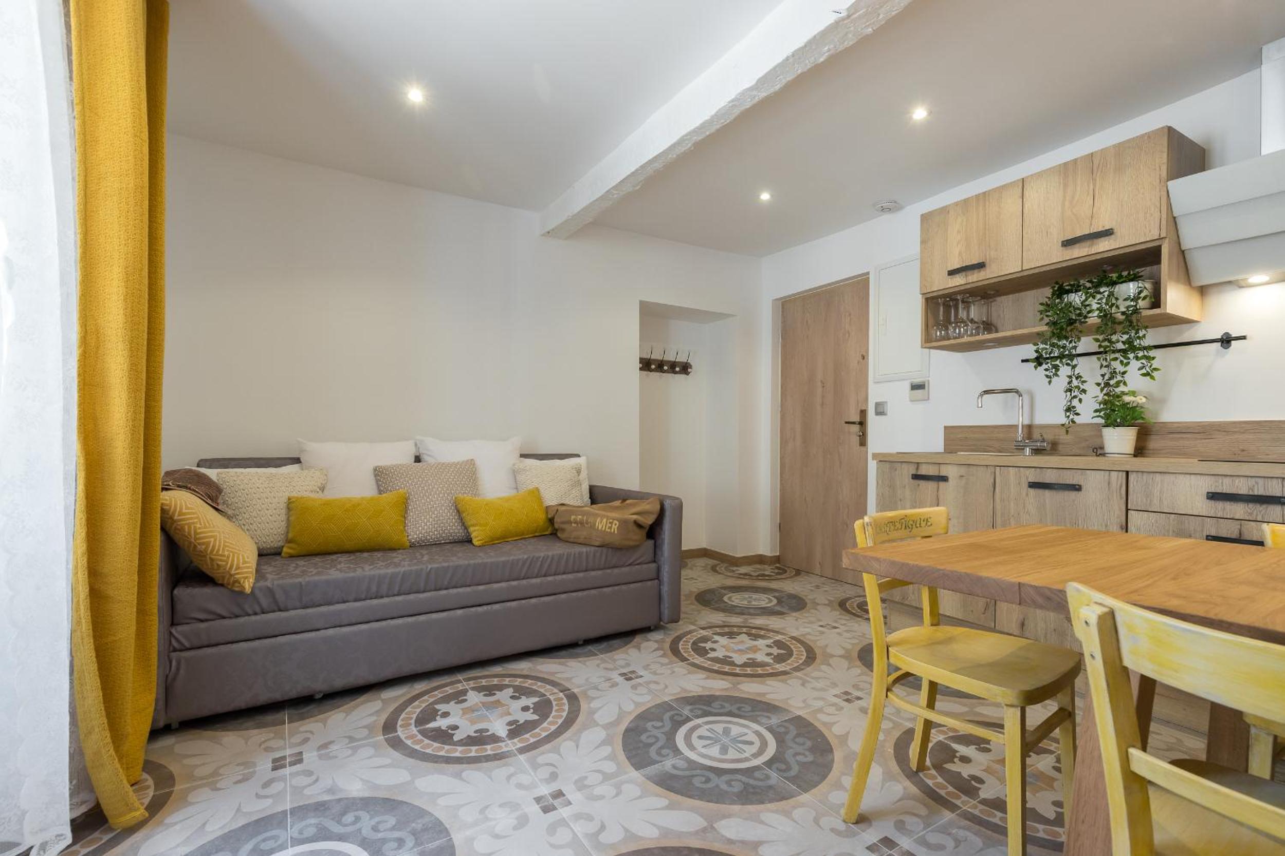 Valbonne Flat