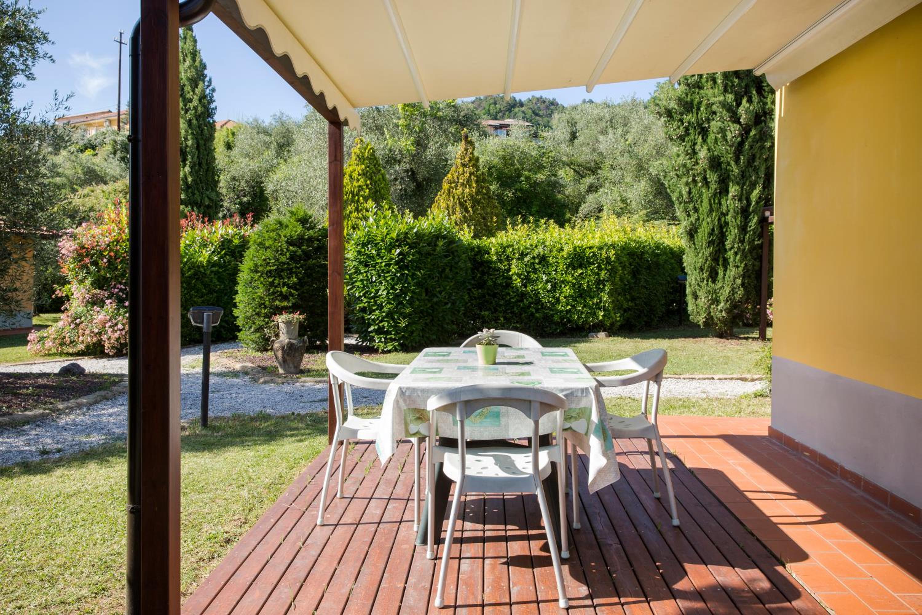 Appartamenti Residence Montebello, relax con giardino e piscina