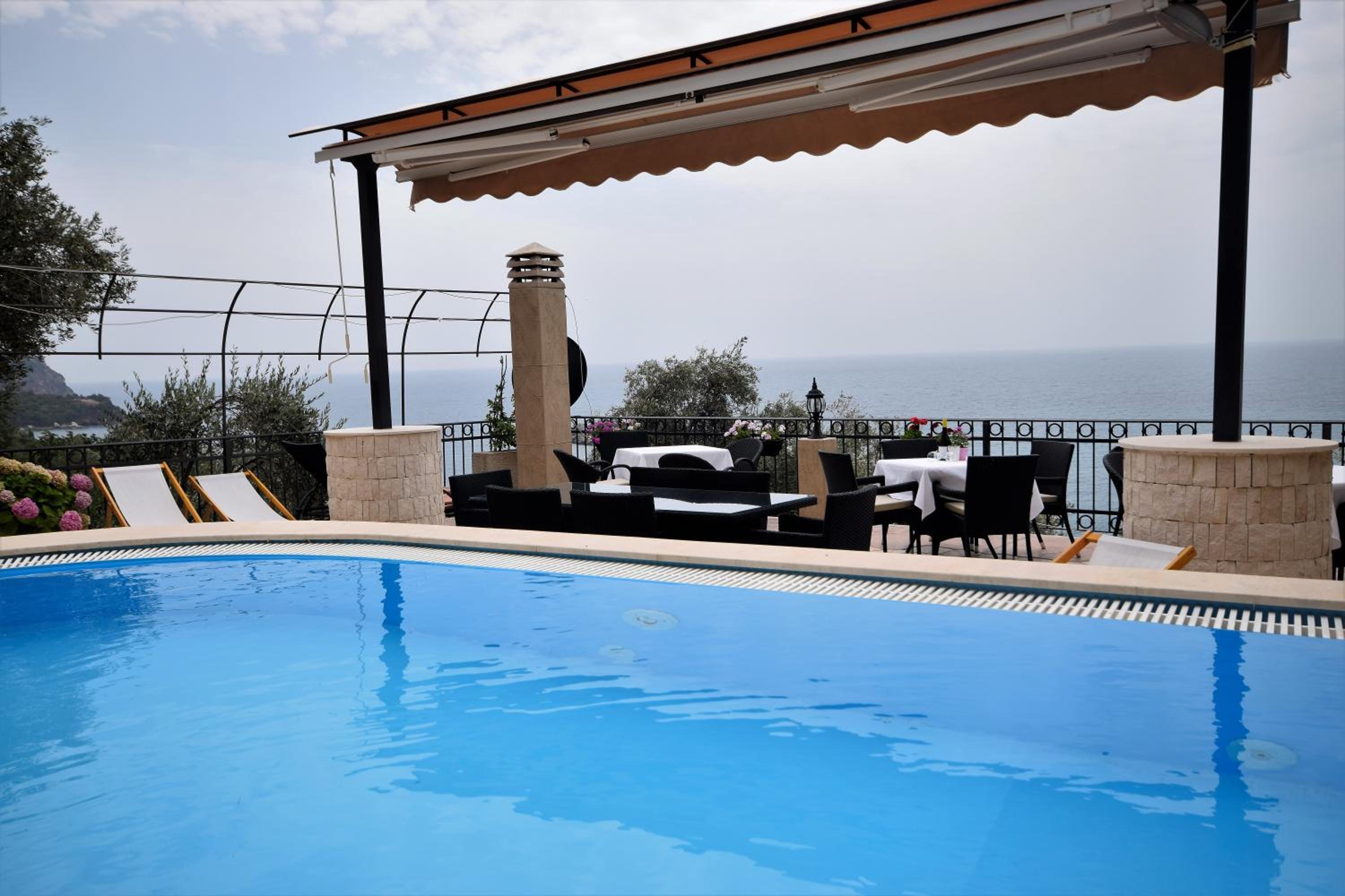 Monte Perla Residence