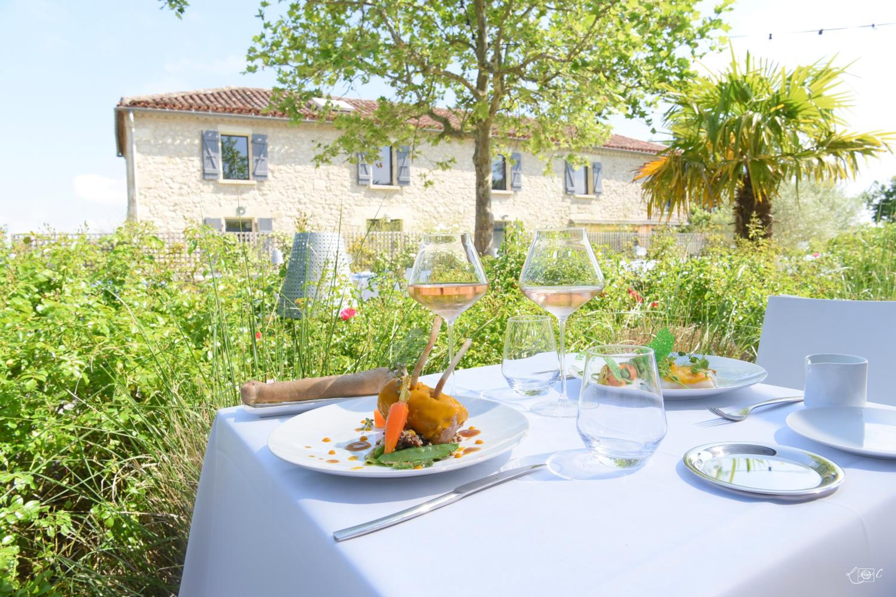 Le Domaine de Baulieu, Singuliers Hotels