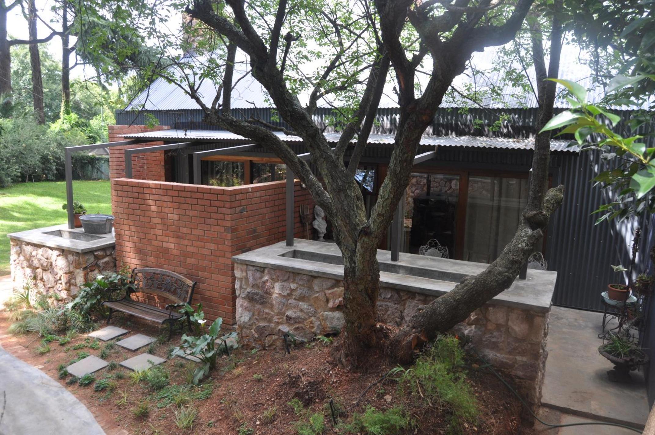 Festina Lente Guesthouse
