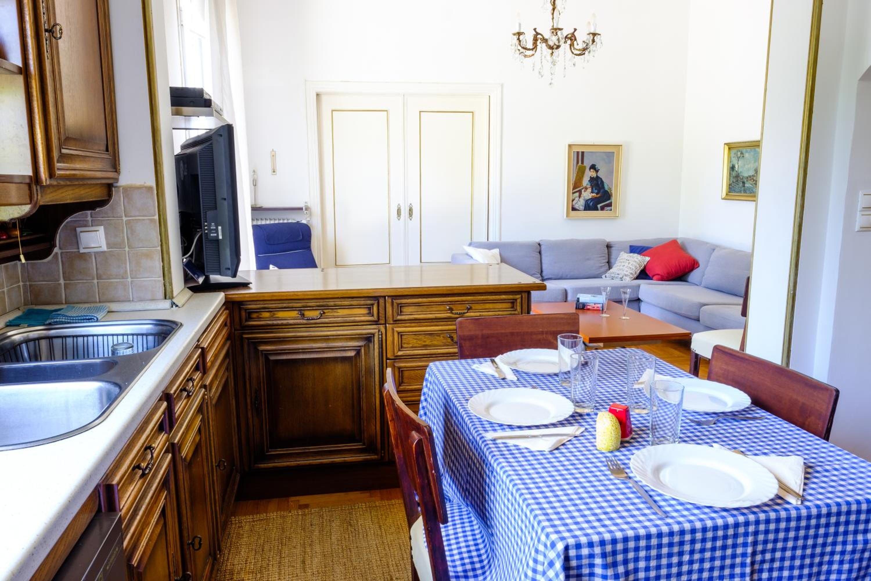 Chalandri Home Away