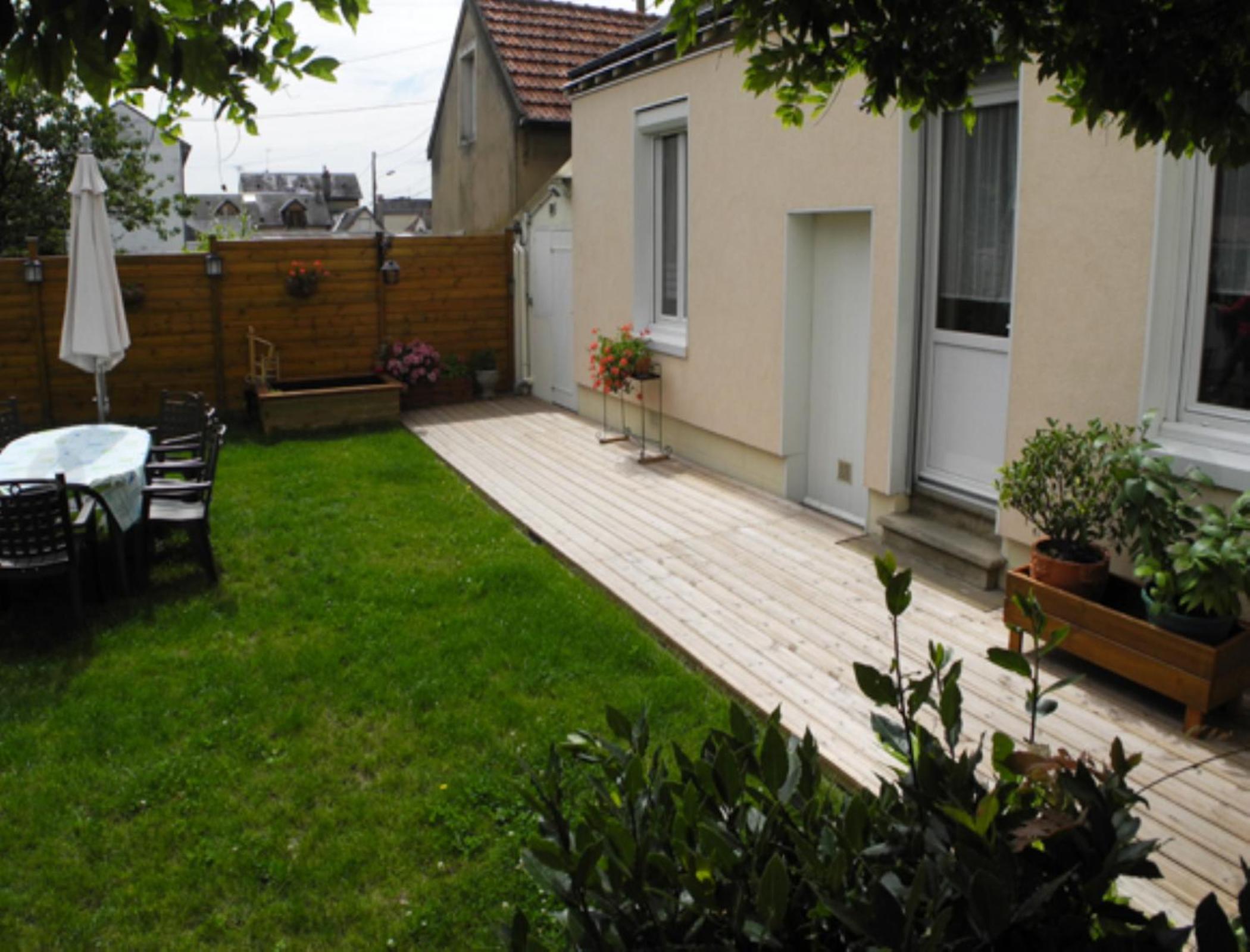 Les Vergnes Mancelles view 2
