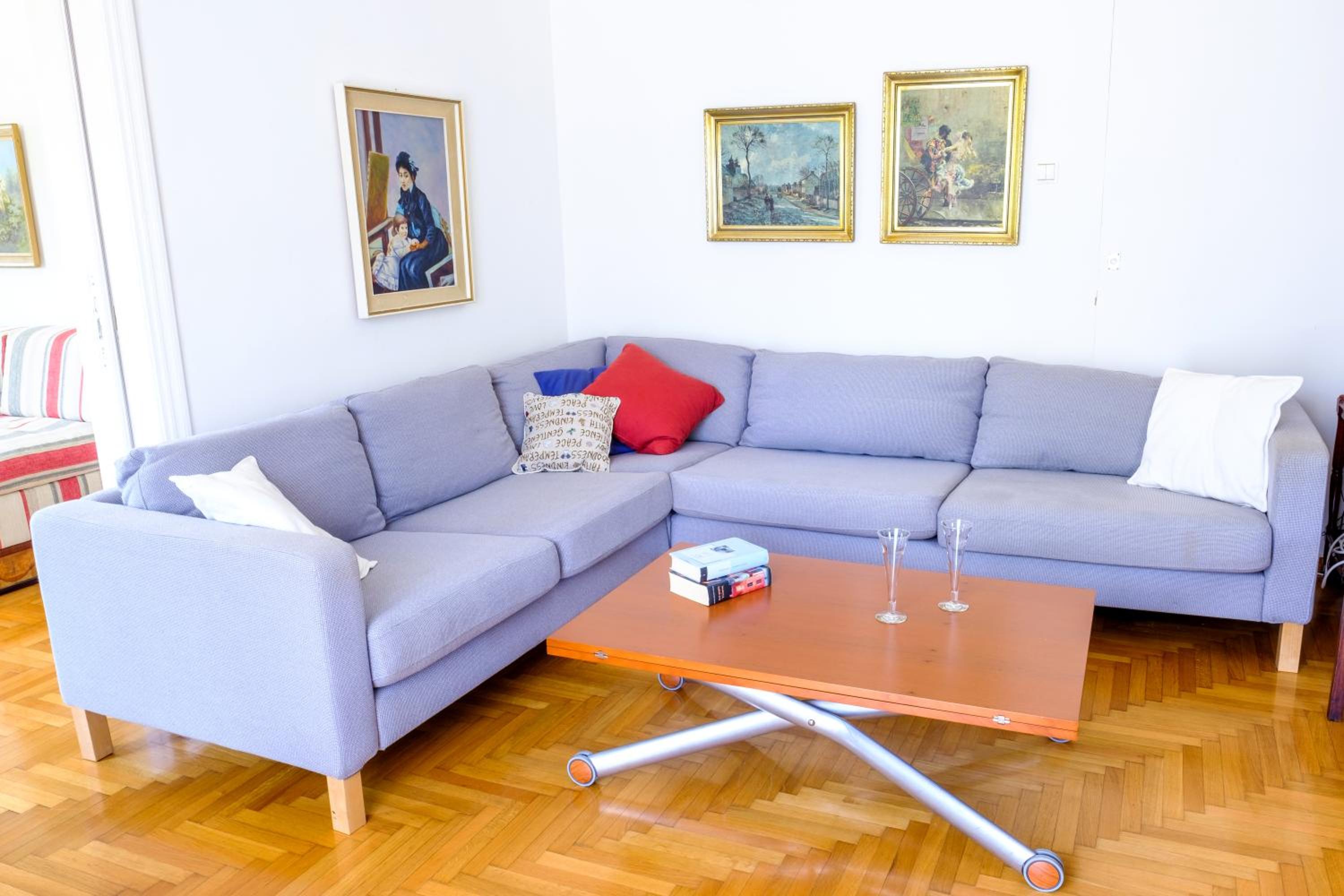 Chalandri Home Away