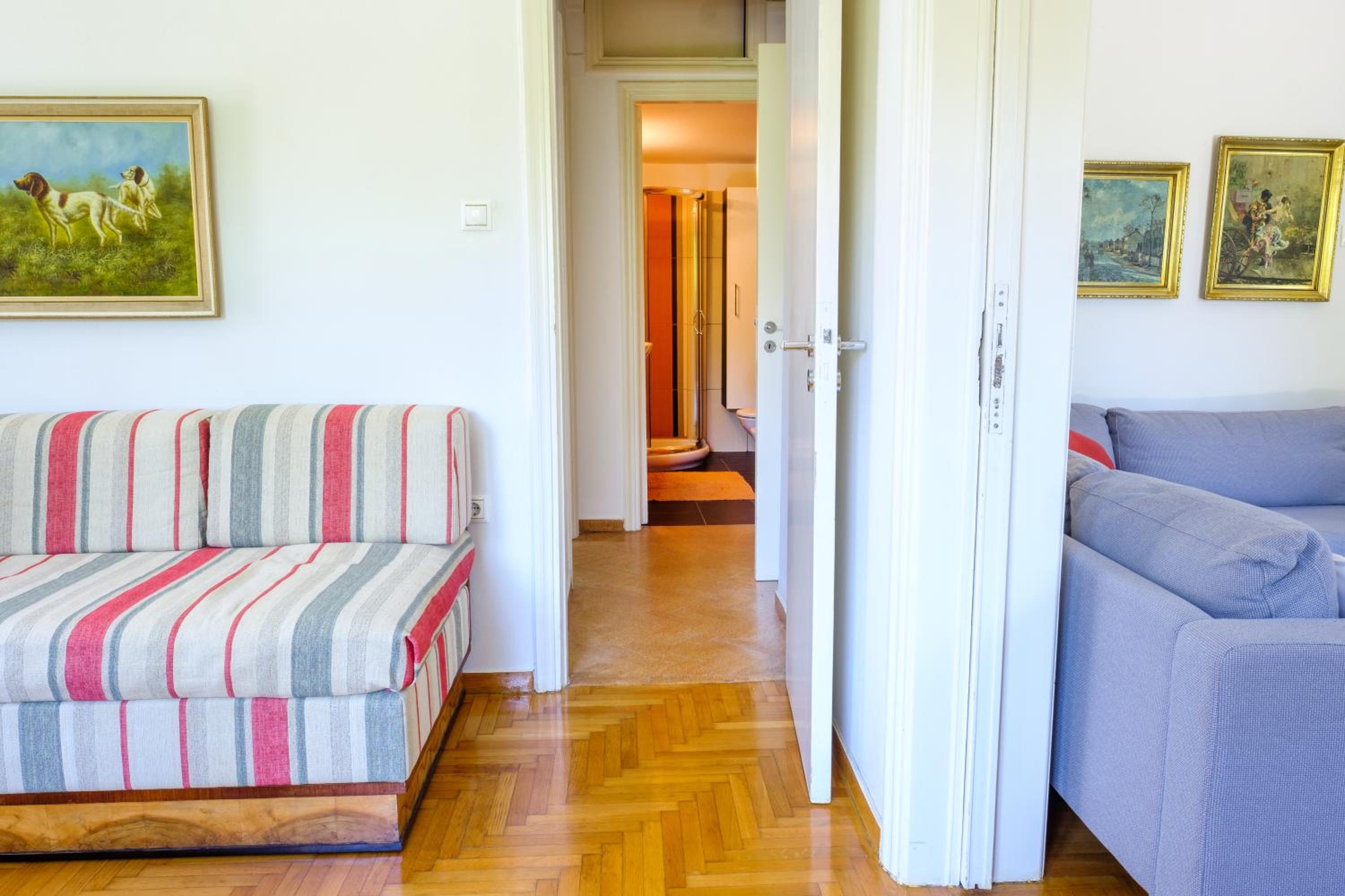 Chalandri Home Away