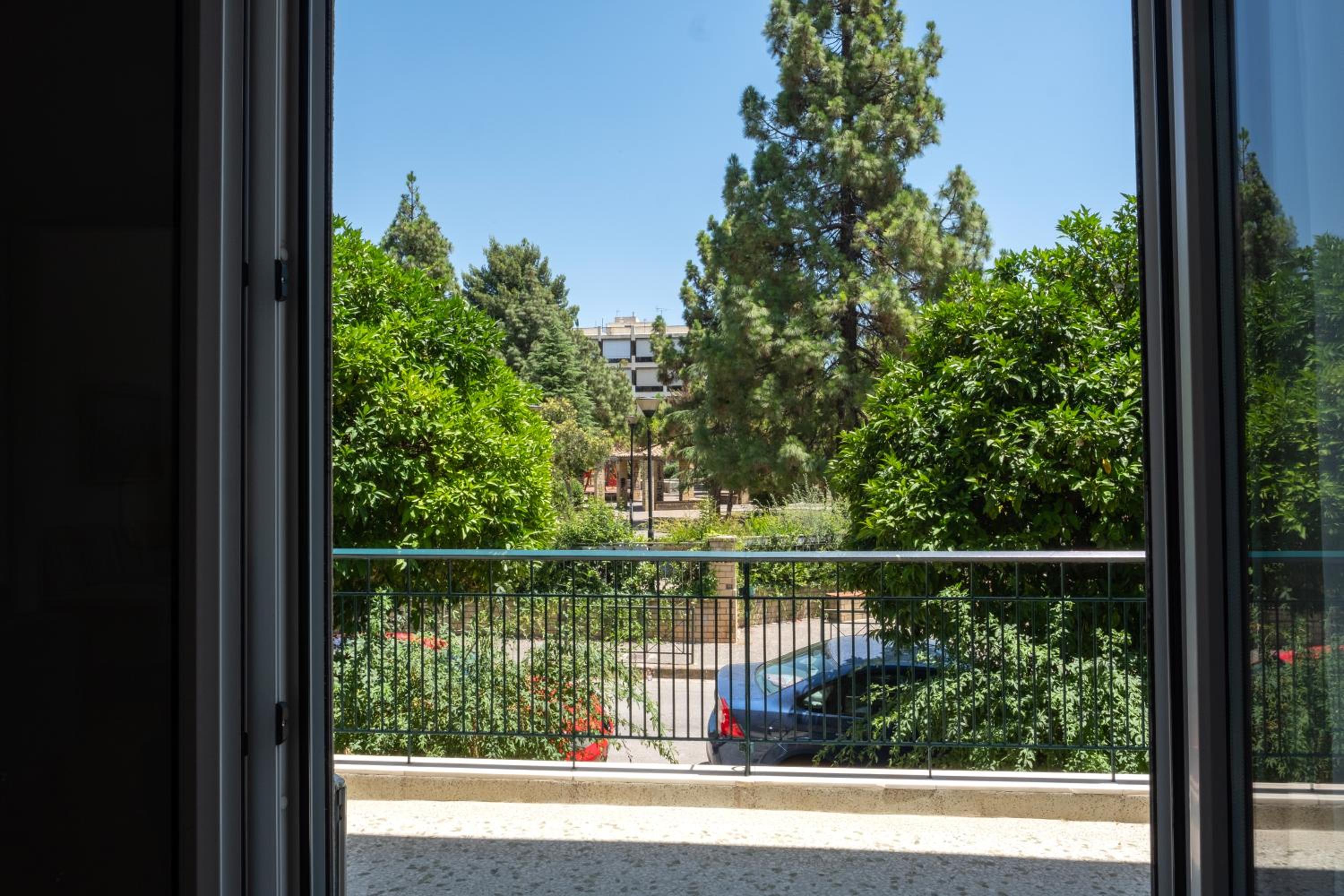 Chalandri Home Away