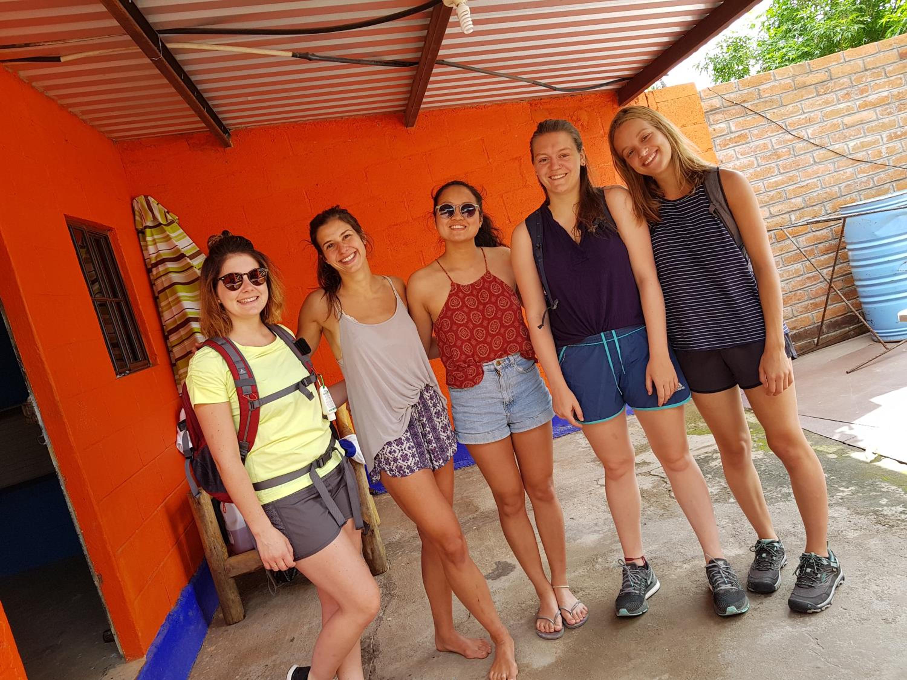 Captain Morgan Hostel Lake Coatepeque