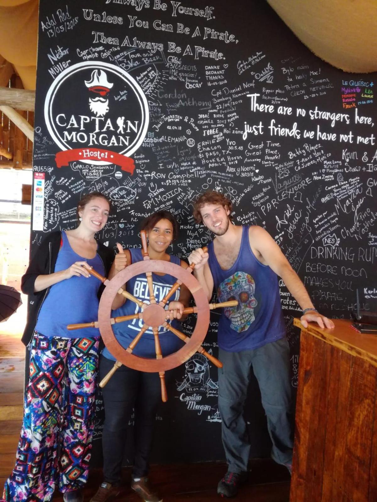 Captain Morgan Hostel Lake Coatepeque