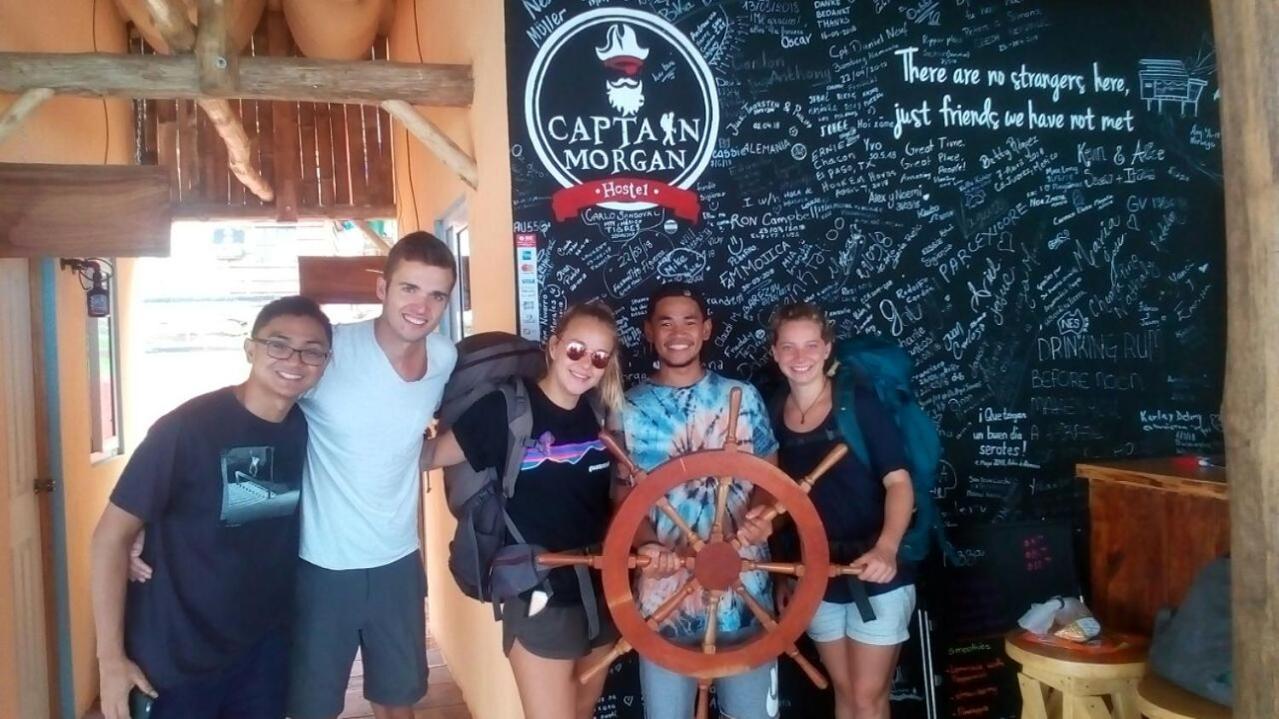 Captain Morgan Hostel Lake Coatepeque