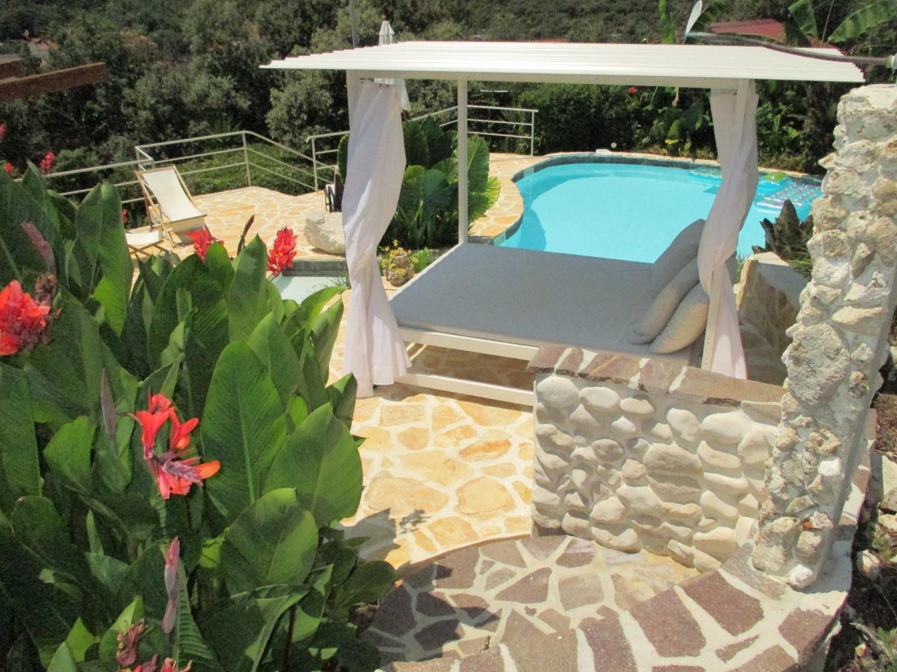 Relax tiny villas 40 meters of the beach view 3
