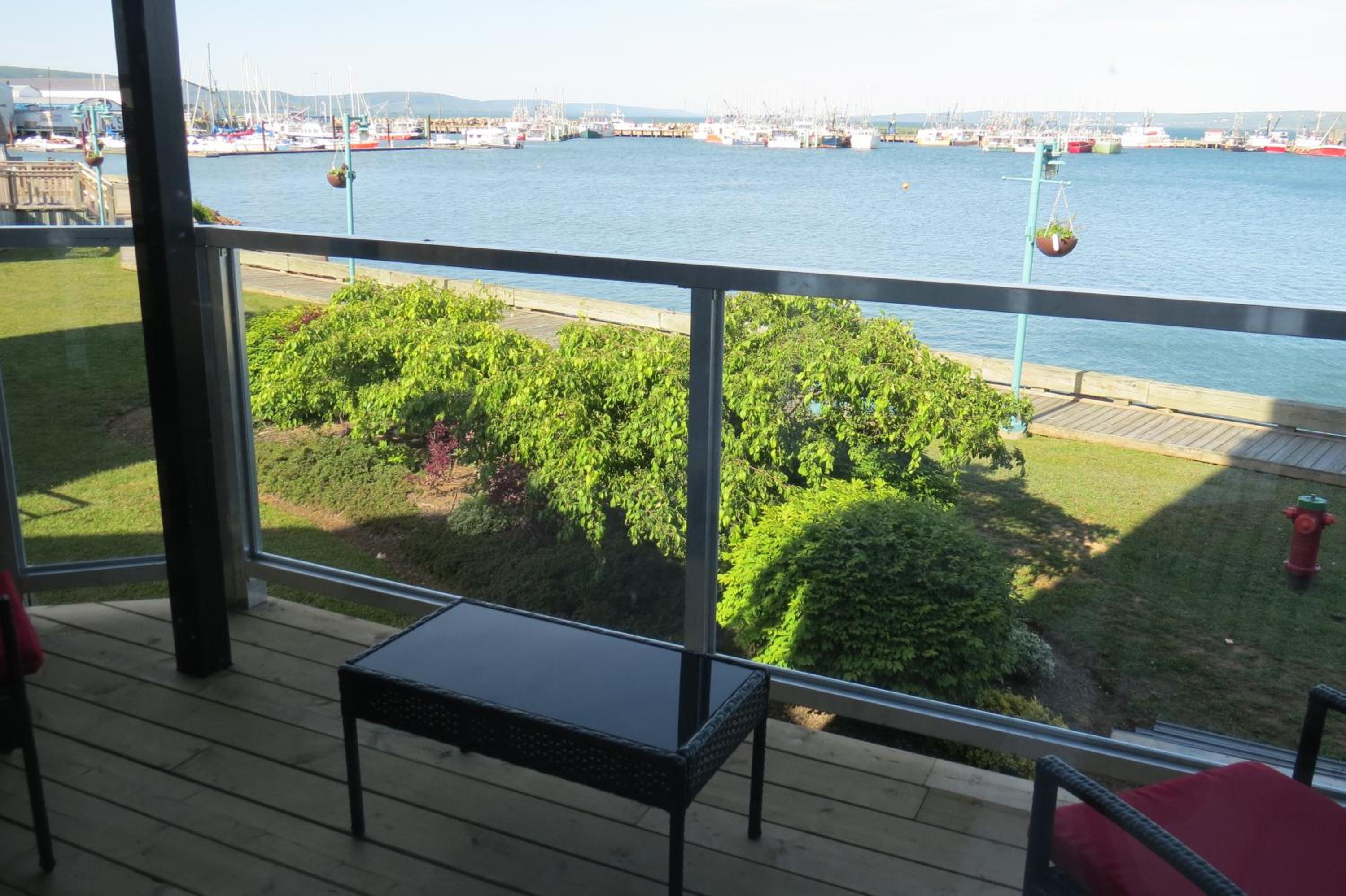 Dockside Suites