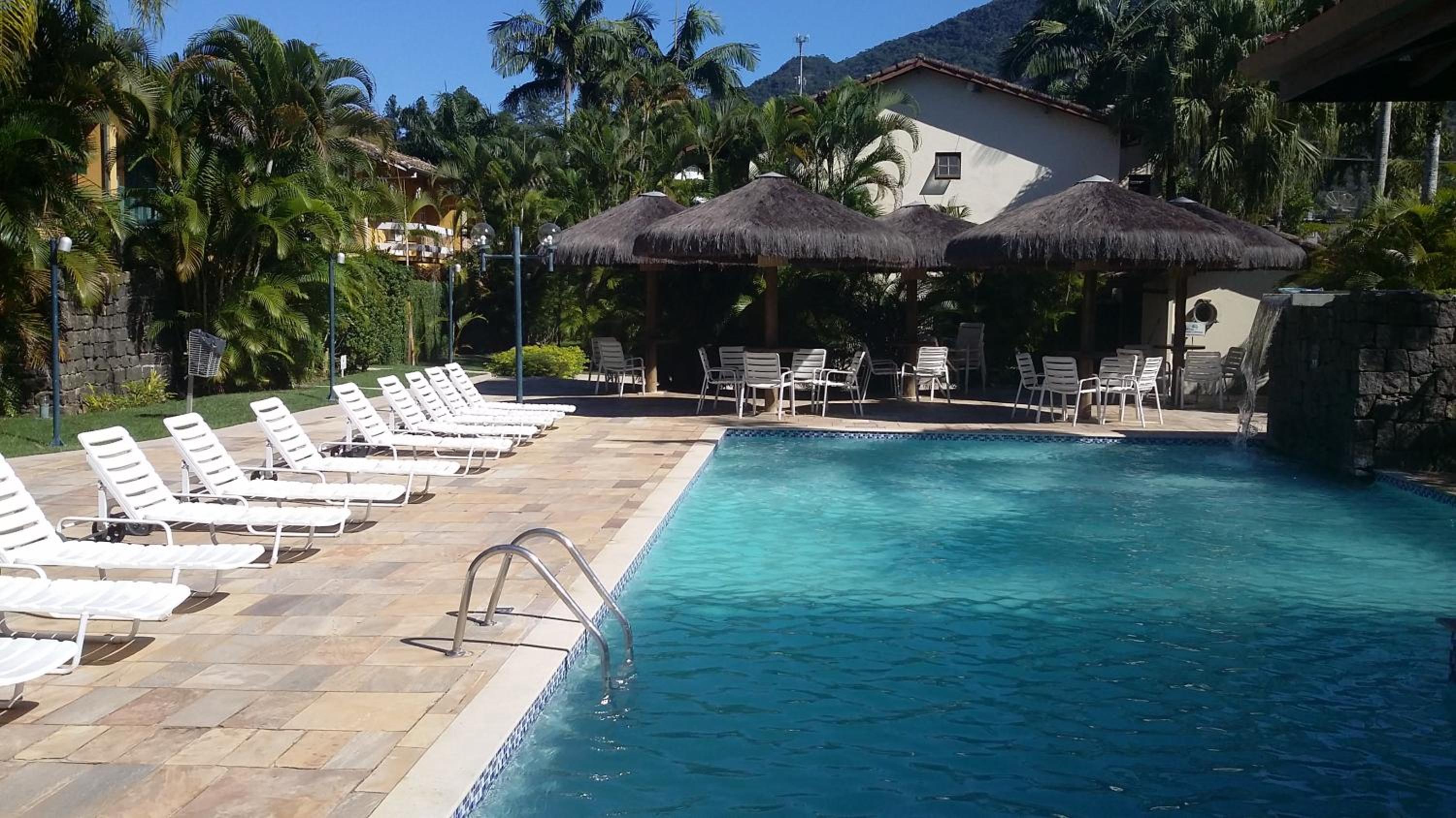 Condominio RESIDENCIAL Via Marina a 80 metros da Praia da Enseada