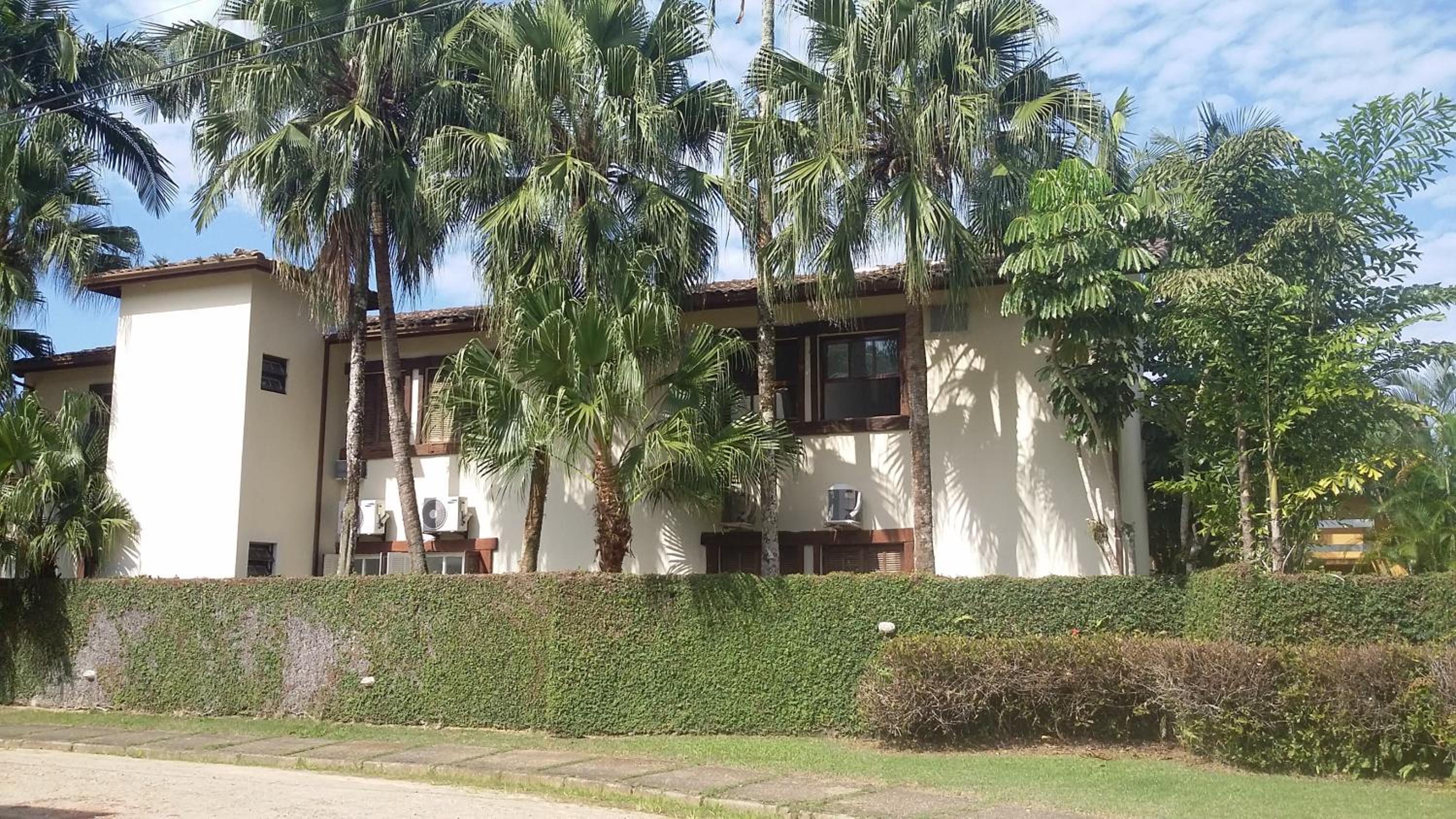 Condominio RESIDENCIAL Via Marina a 80 metros da Praia da Enseada