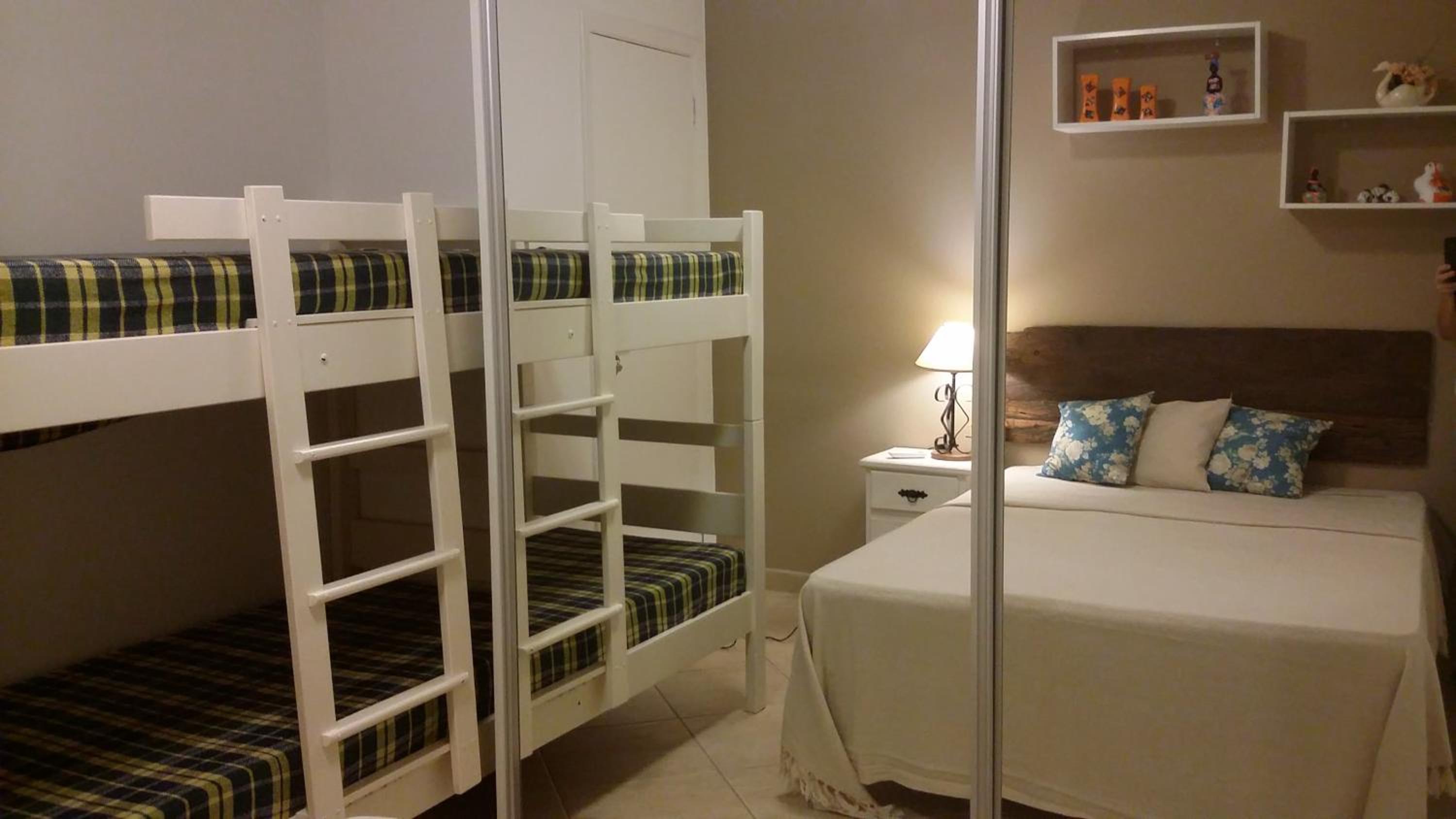 Condominio RESIDENCIAL Via Marina a 80 metros da Praia da Enseada