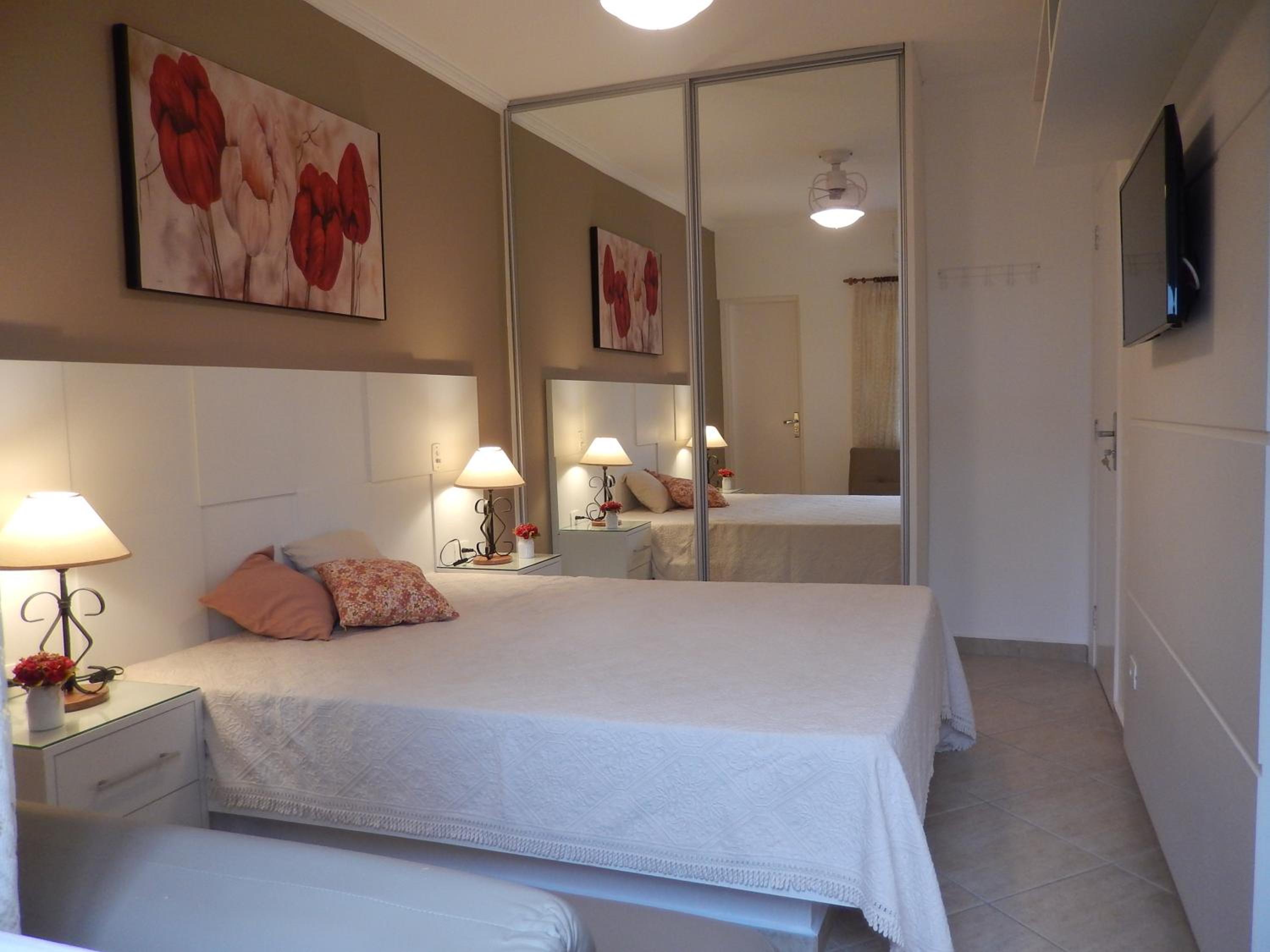 Condominio RESIDENCIAL Via Marina a 80 metros da Praia da Enseada