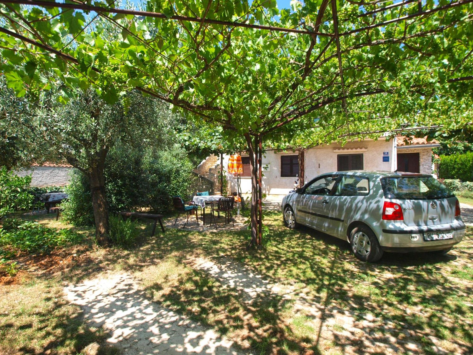 Apartments Biskupije 940