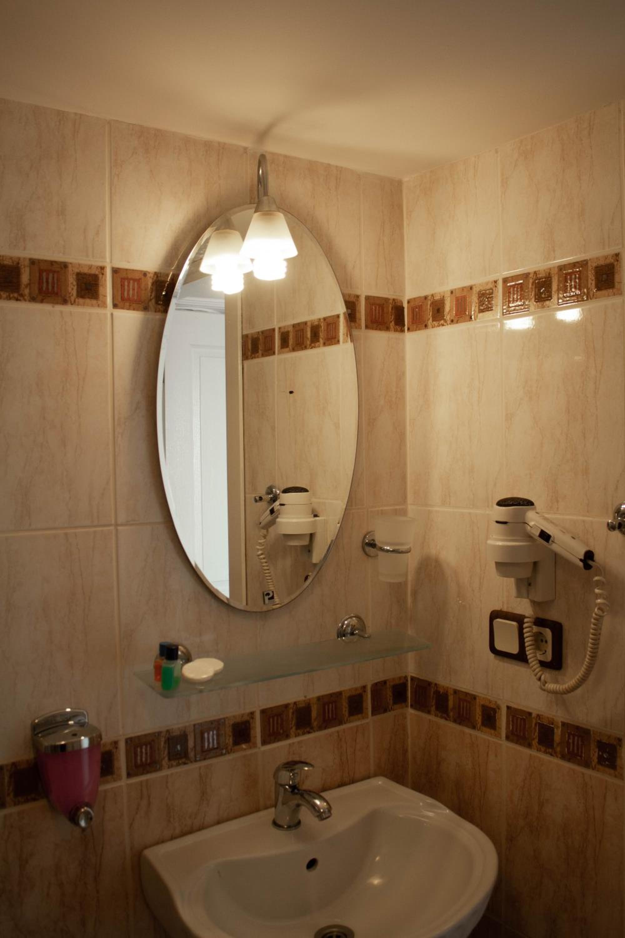 Hotel Tulip House - Image 37