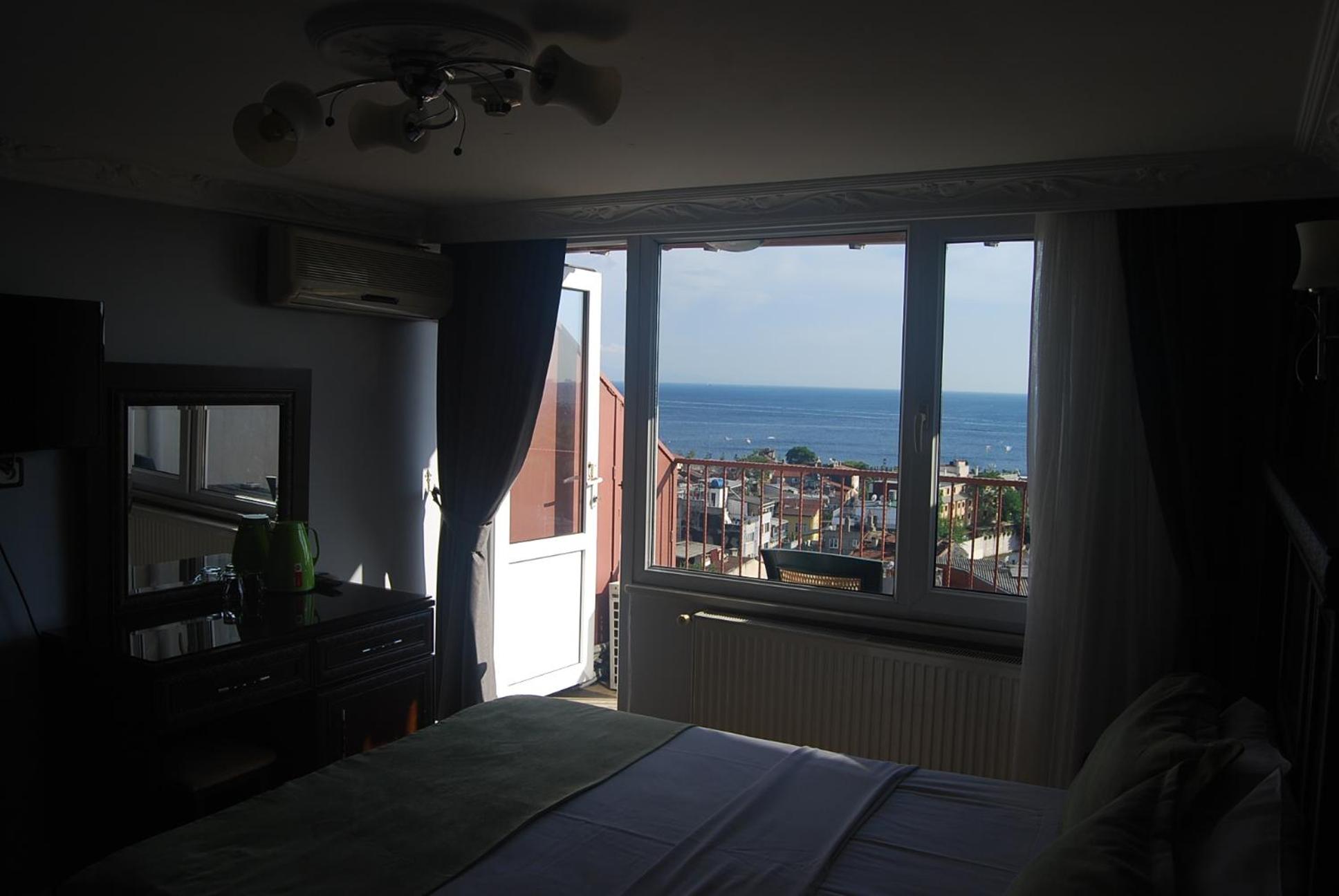 Hotel Tulip House - Image 35