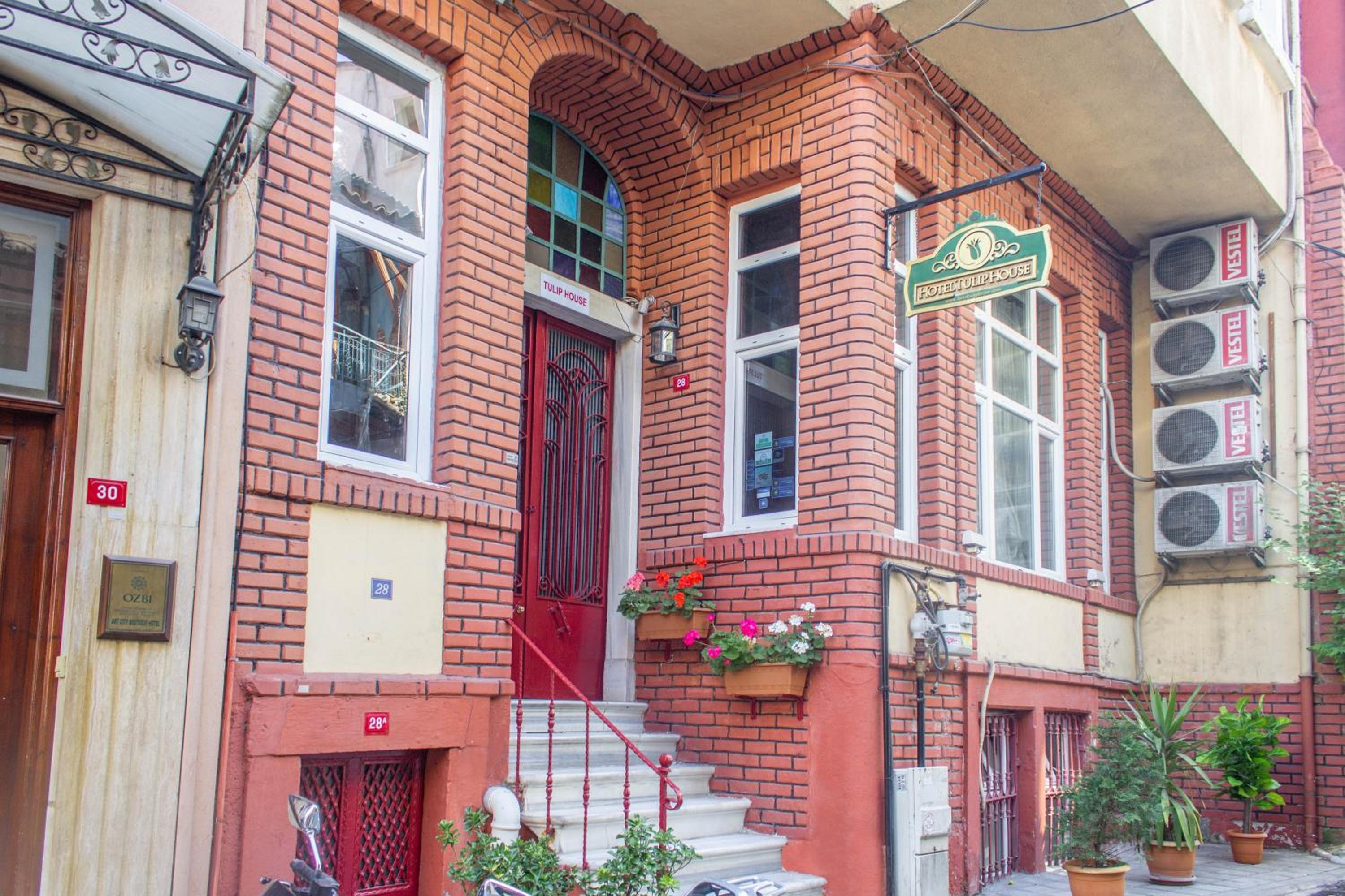 Hotel Tulip House - Image 61