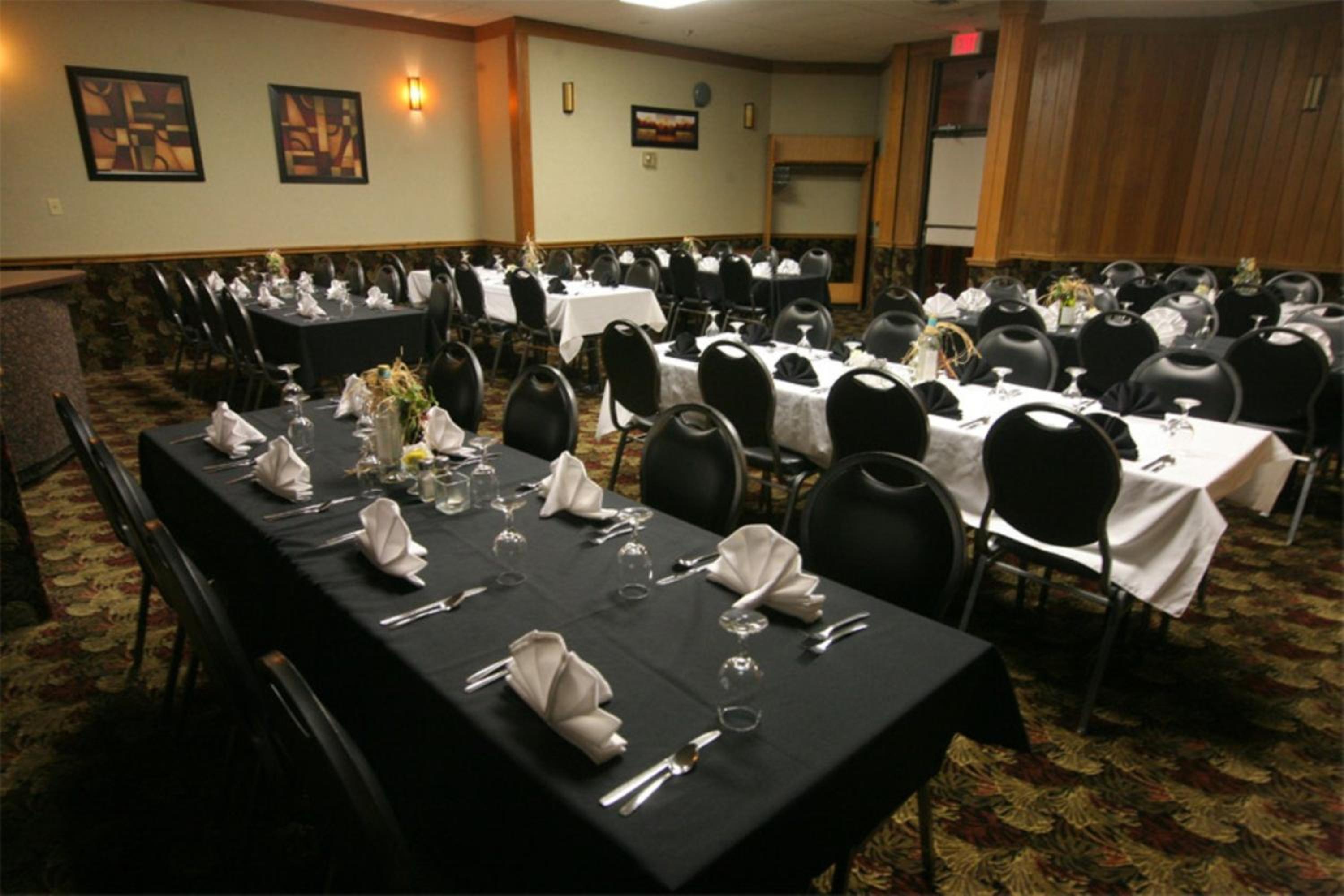 Brandon Vacations - Travelodge by Wyndham Brandon - Property Image 6