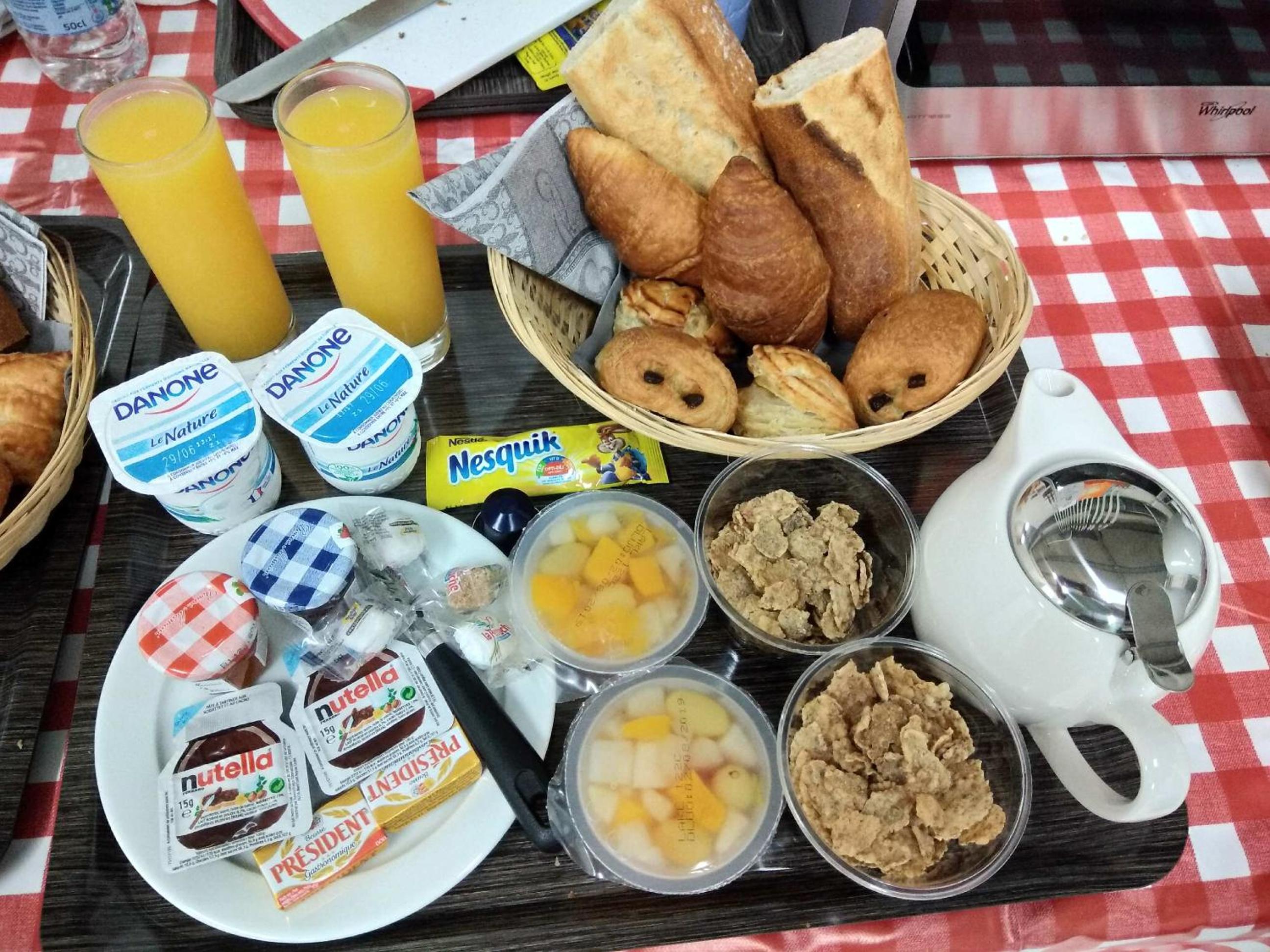 breakfast buffet
