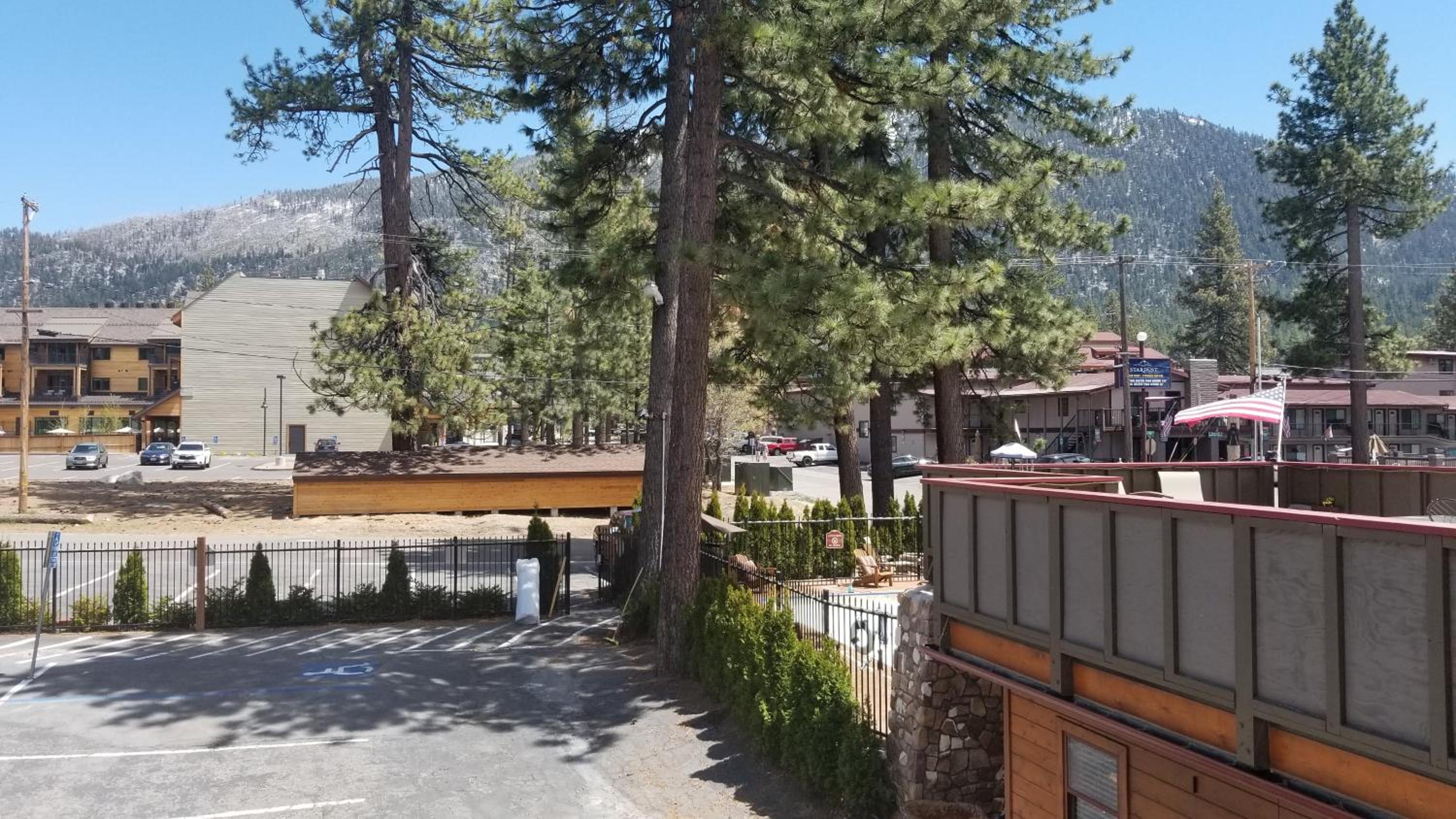Gondola Lodge with 5-dollar Beach Voucher