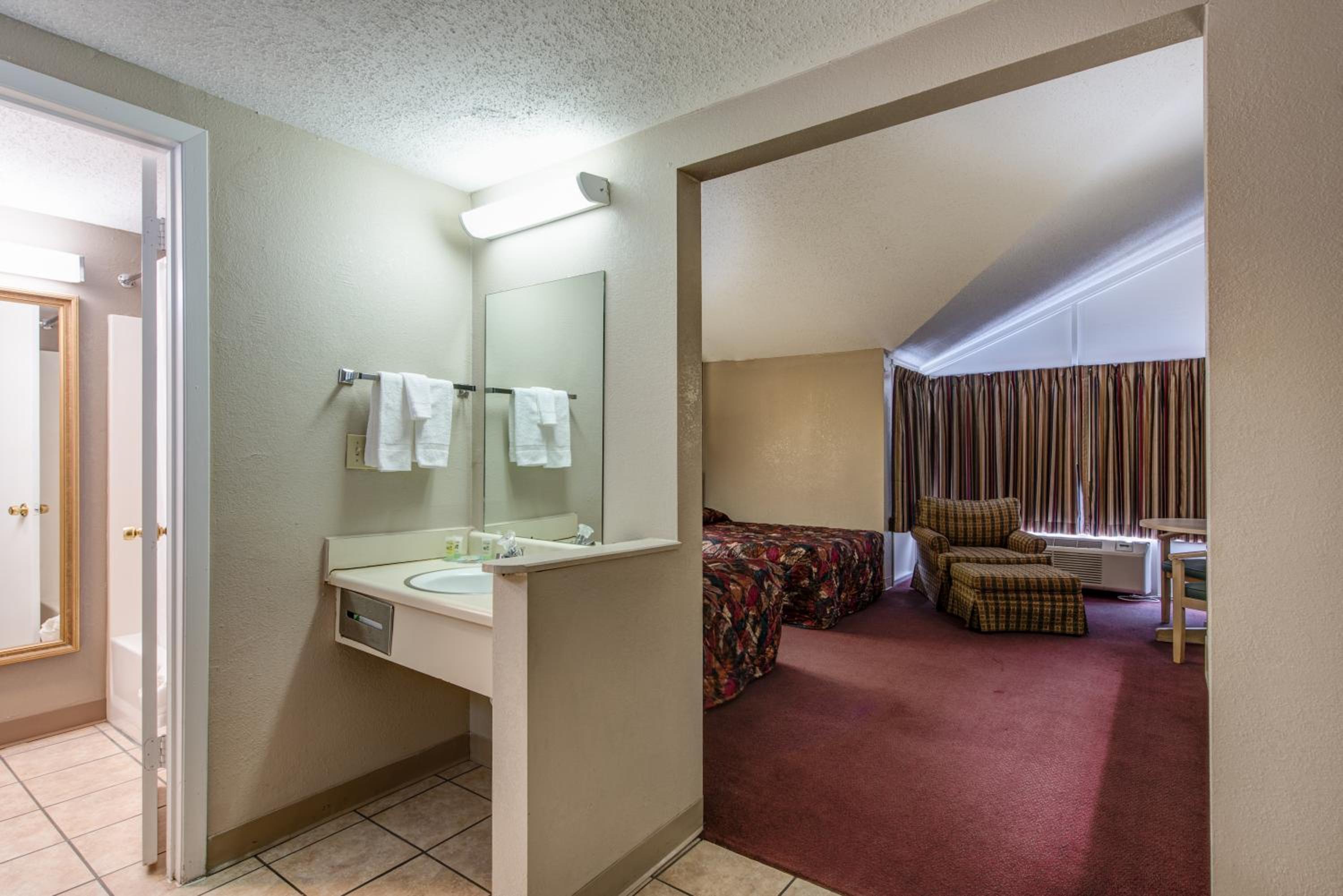 Green Valley Motel view 3