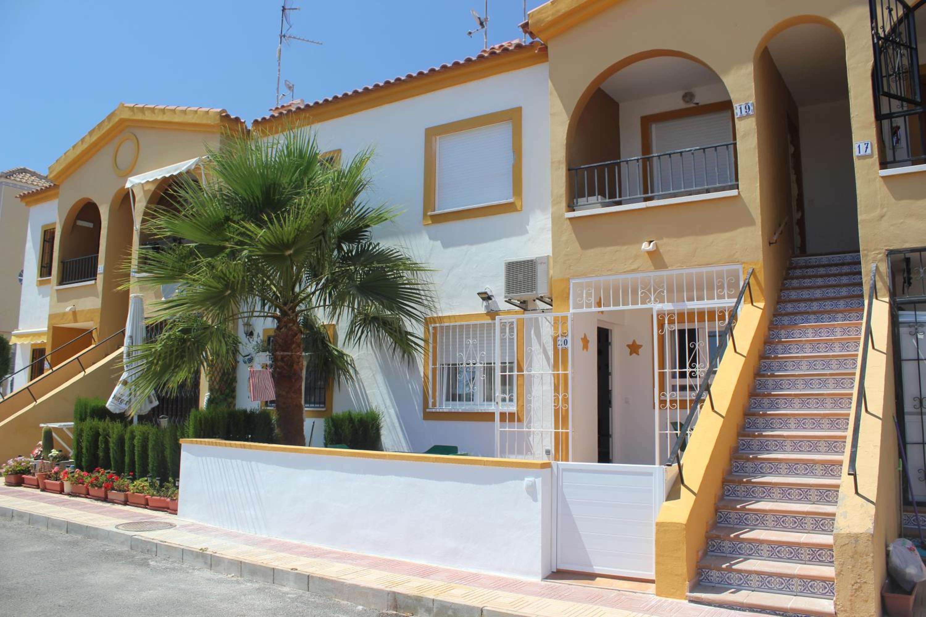 Bungalow Zenia Boulevar view 5
