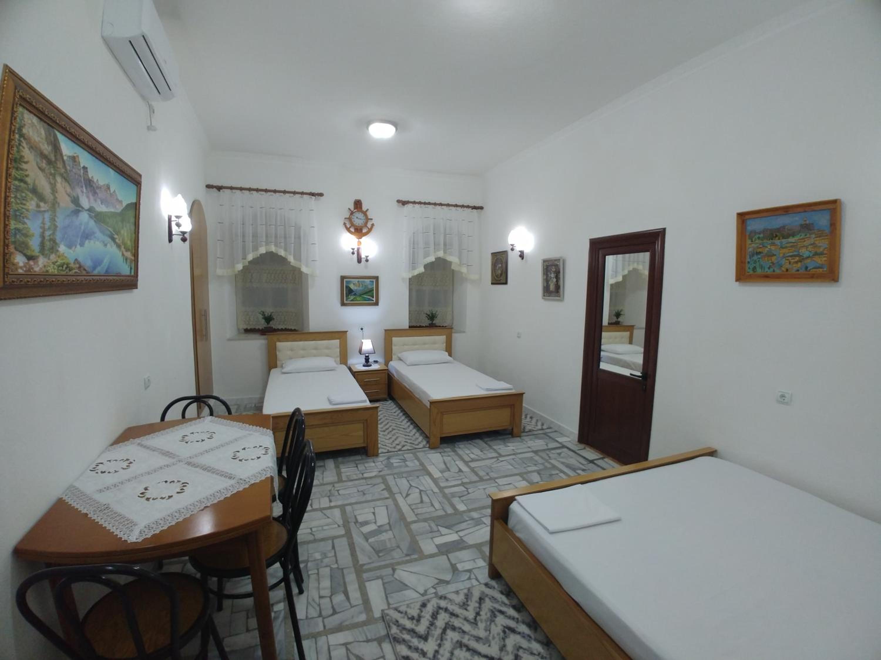 Guest House Urat