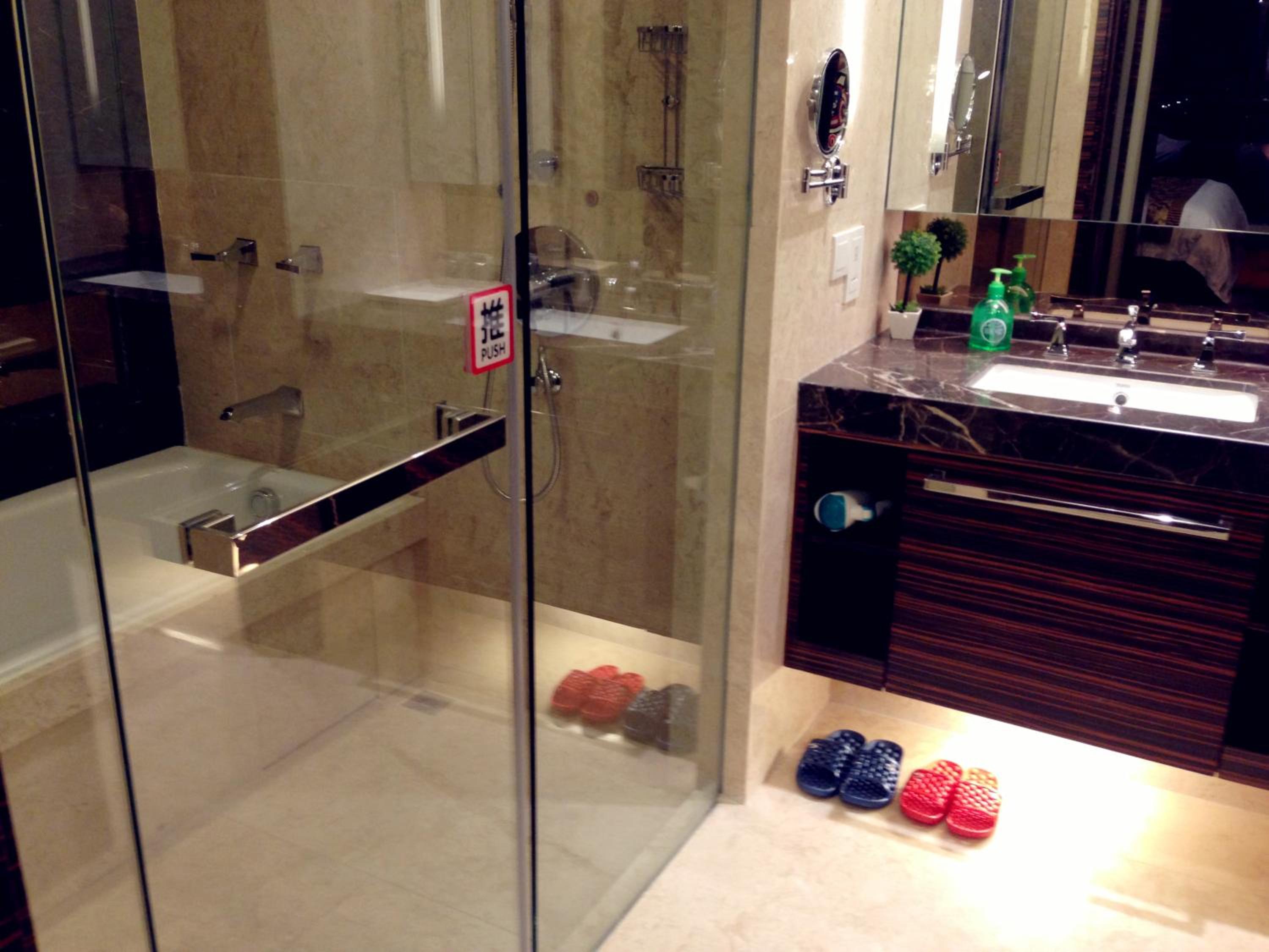 Checkinn International Apartment (GuangZhou PaZhou Poly World Trade Branch)