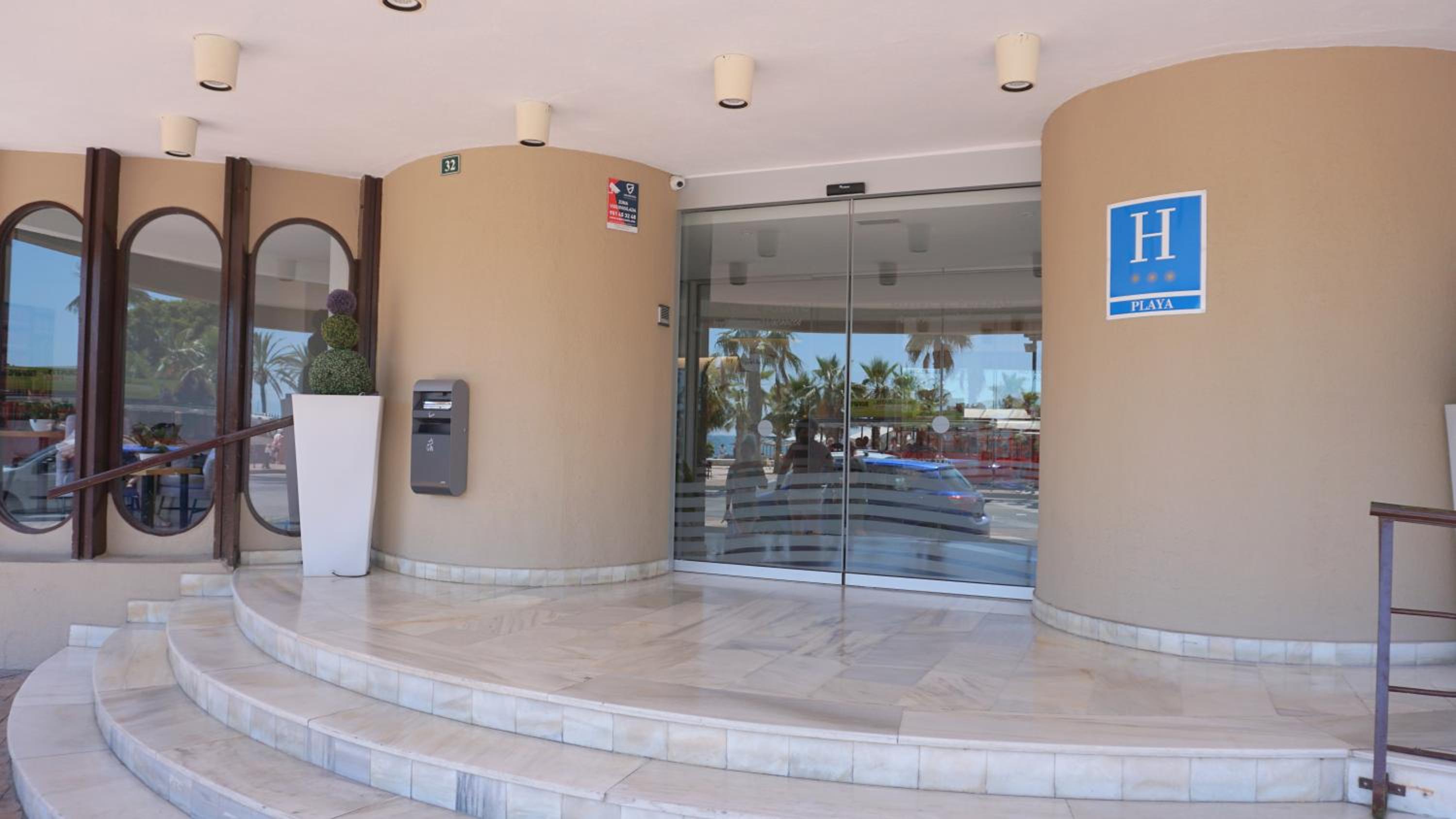 Beachfront apartment in Fuengirola with sea views view 3
