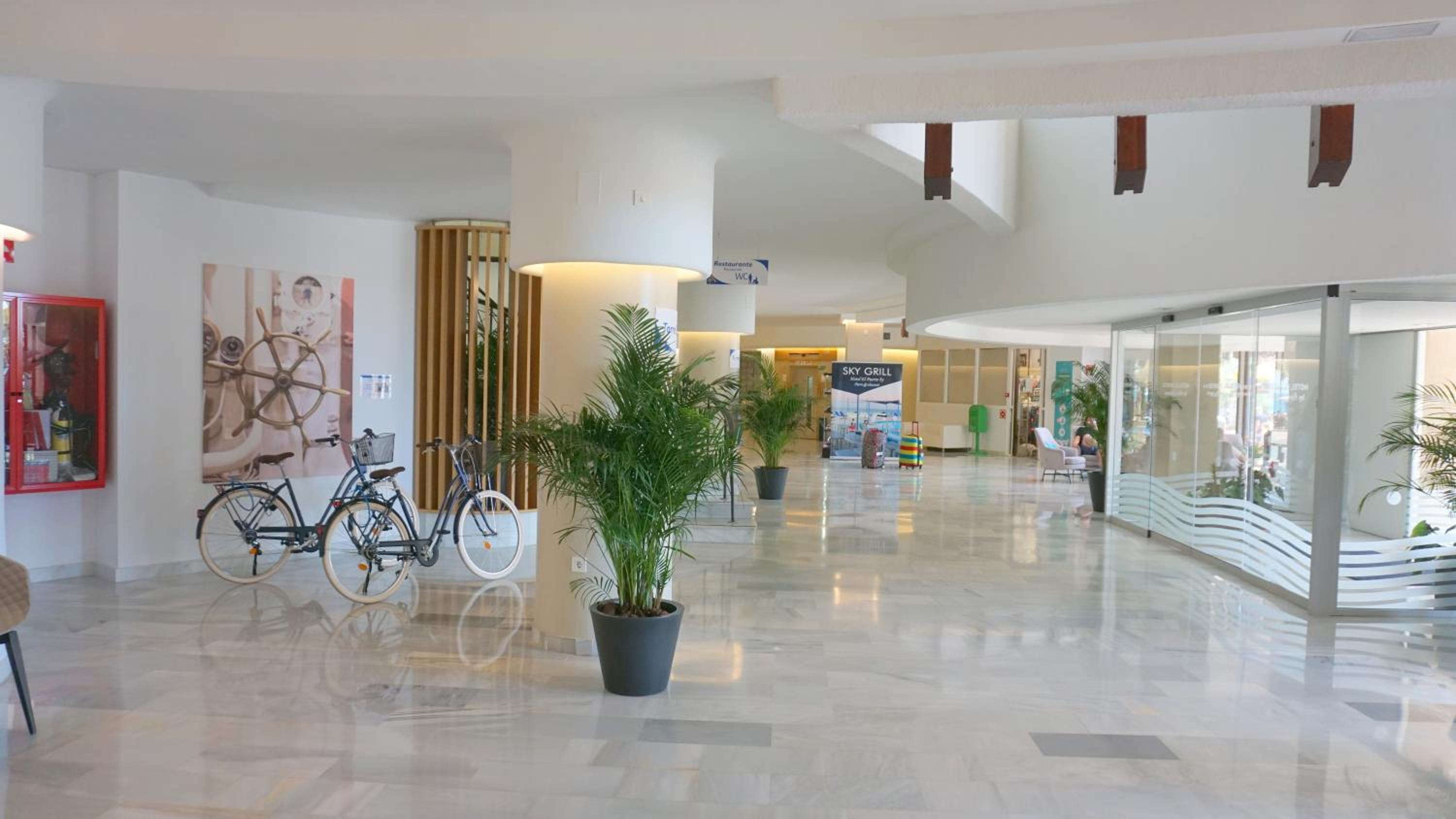 Beachfront apartment in Fuengirola with sea views view 2