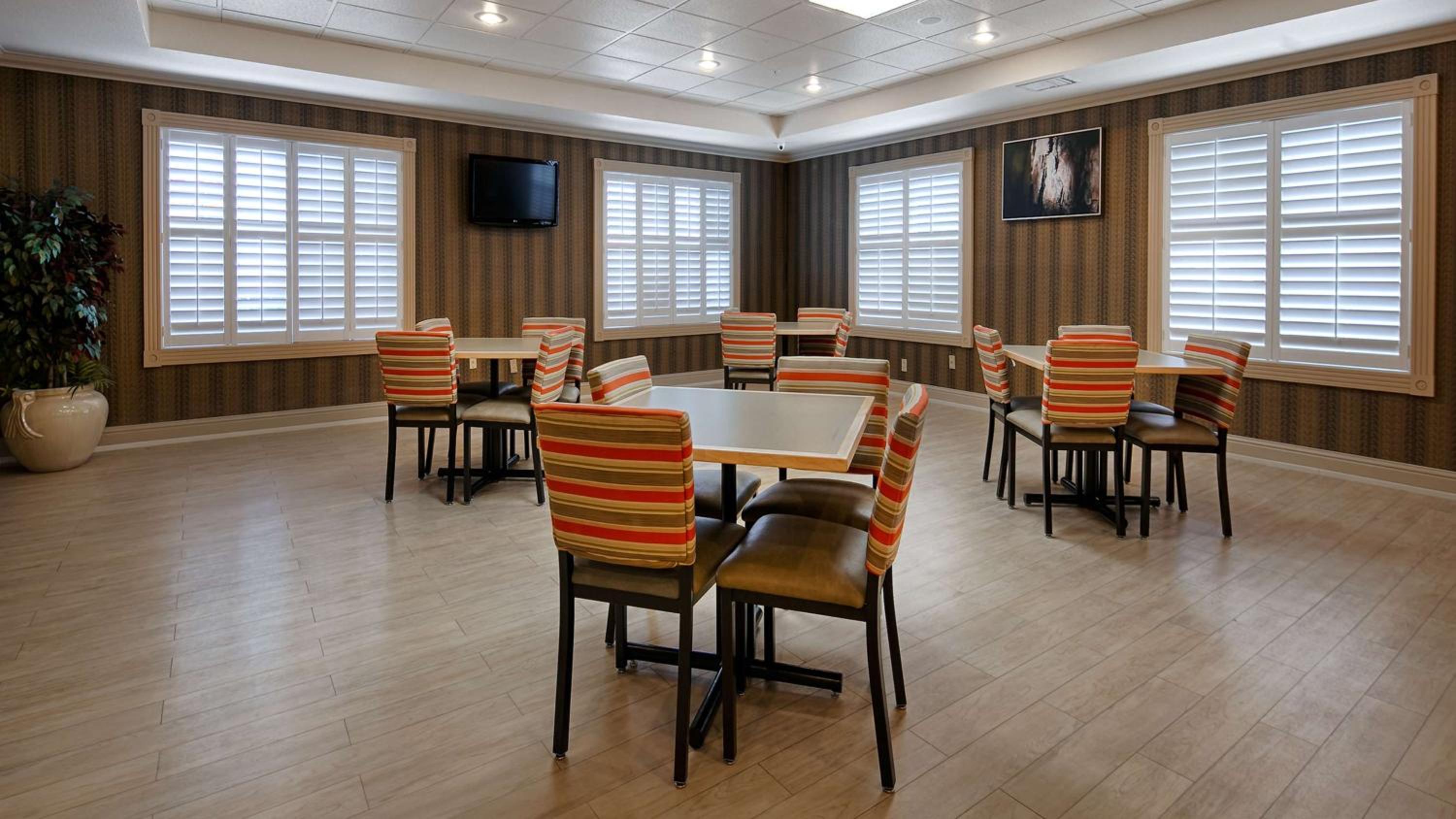 Best Western Plus Rama Inn Suites - Property Image 31