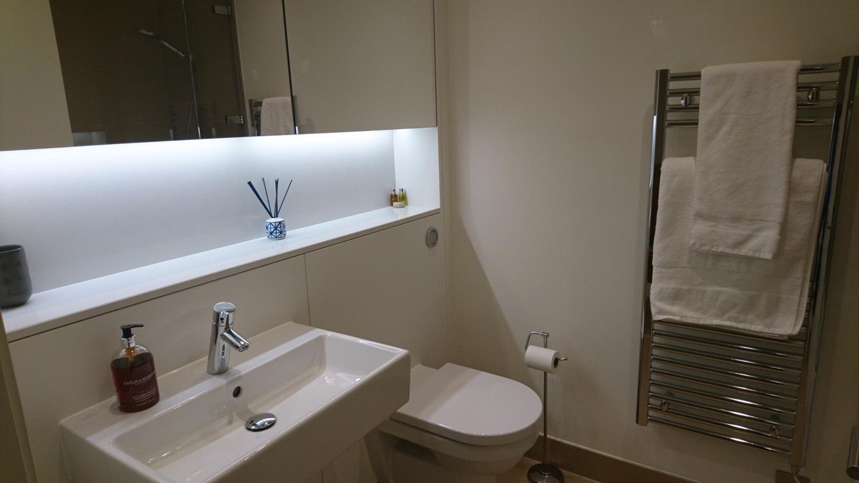 Edinburgh FortyFour Apartment