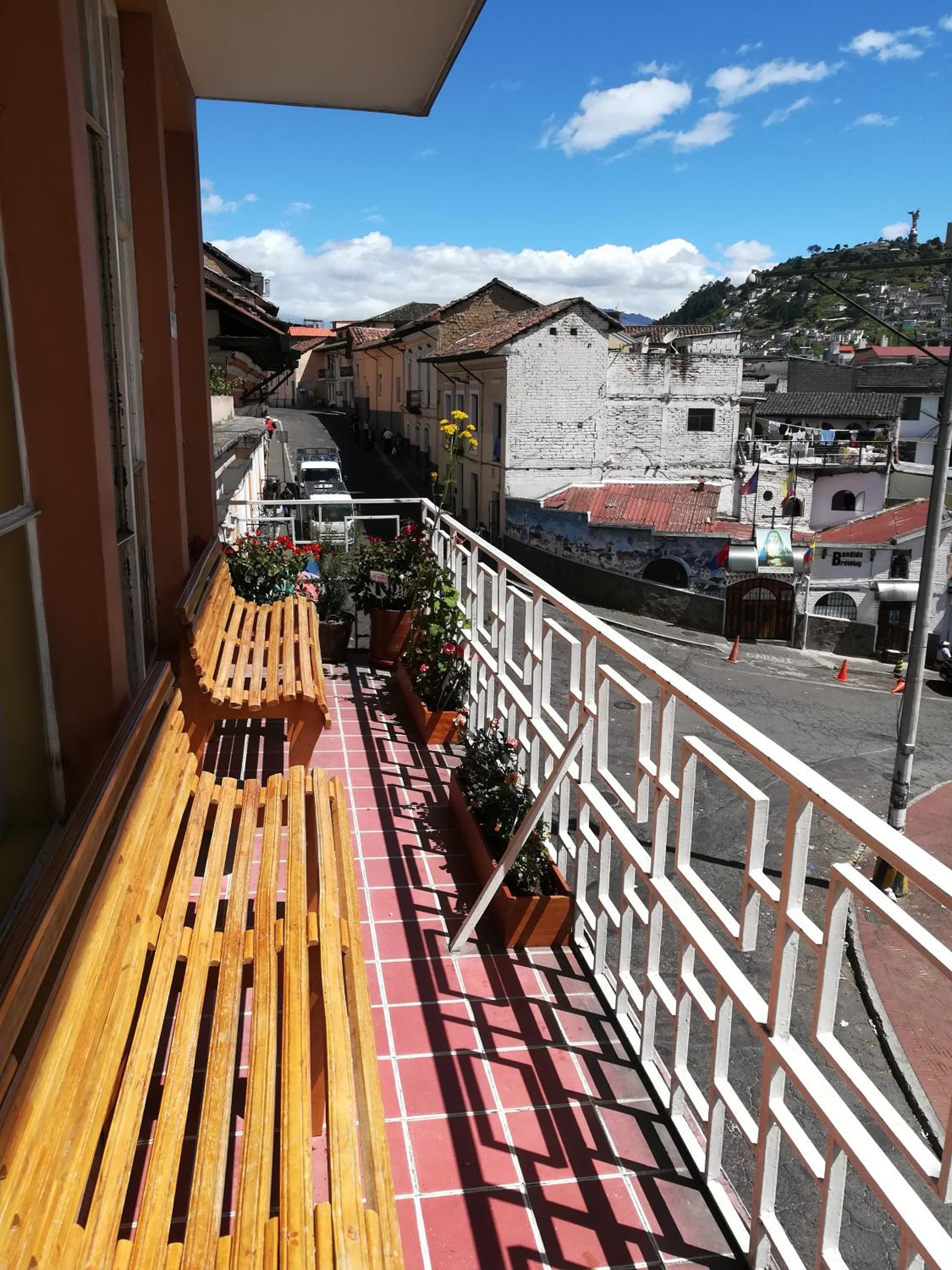 Community Hostel Quito view 2