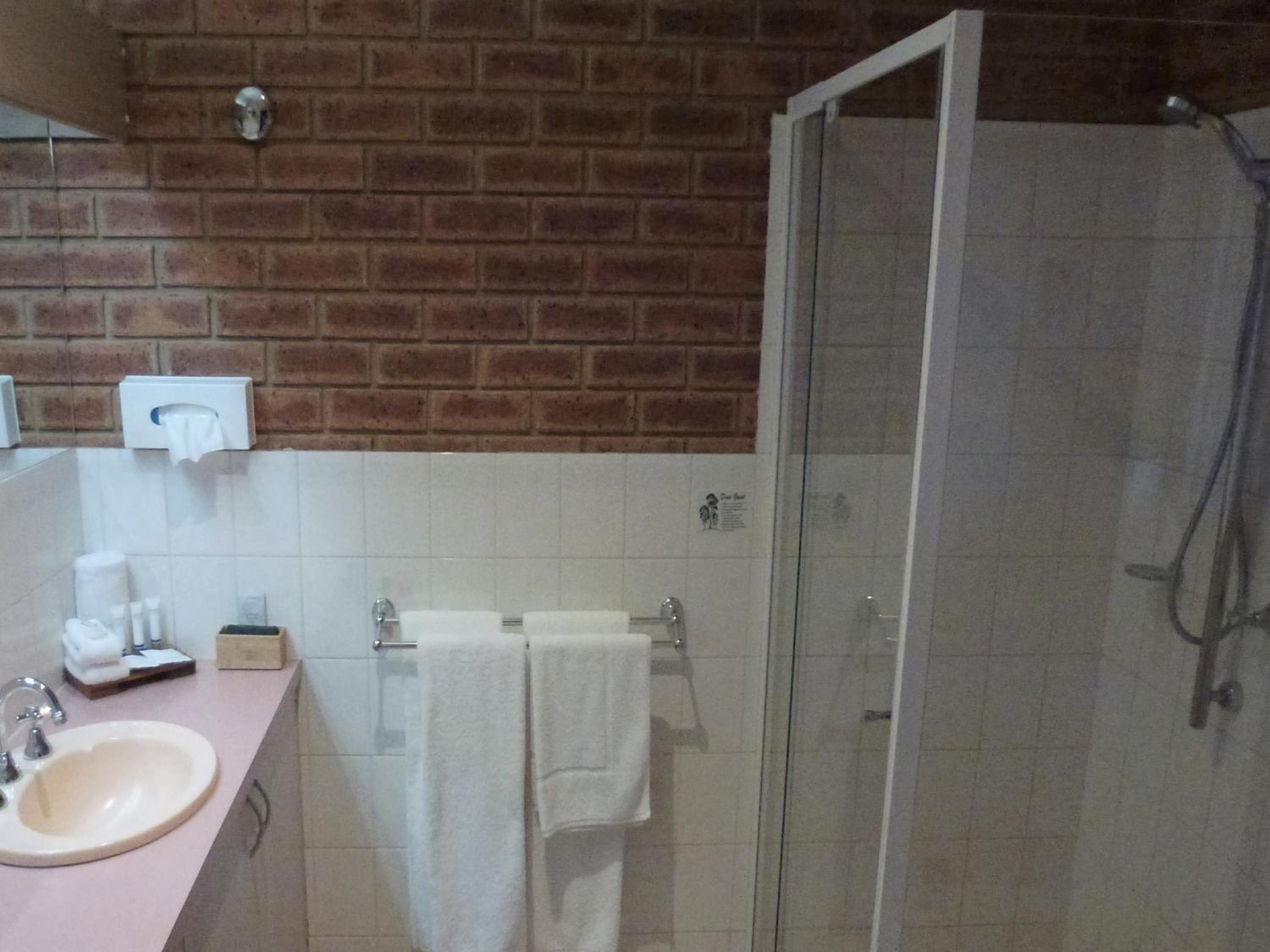 Colonial Motor Inn Bairnsdale Golden Chain Property