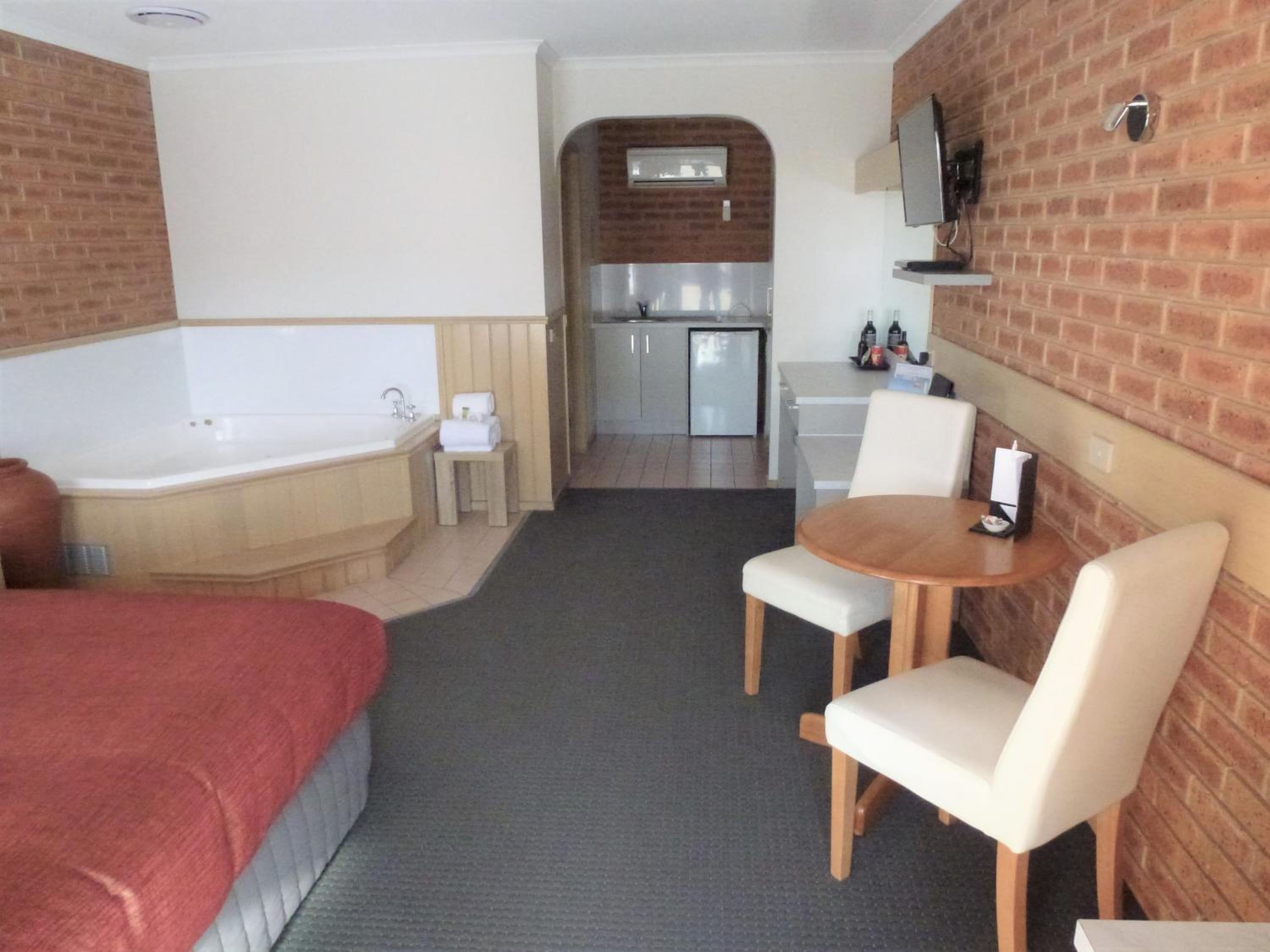 Colonial Motor Inn Bairnsdale Golden Chain Property