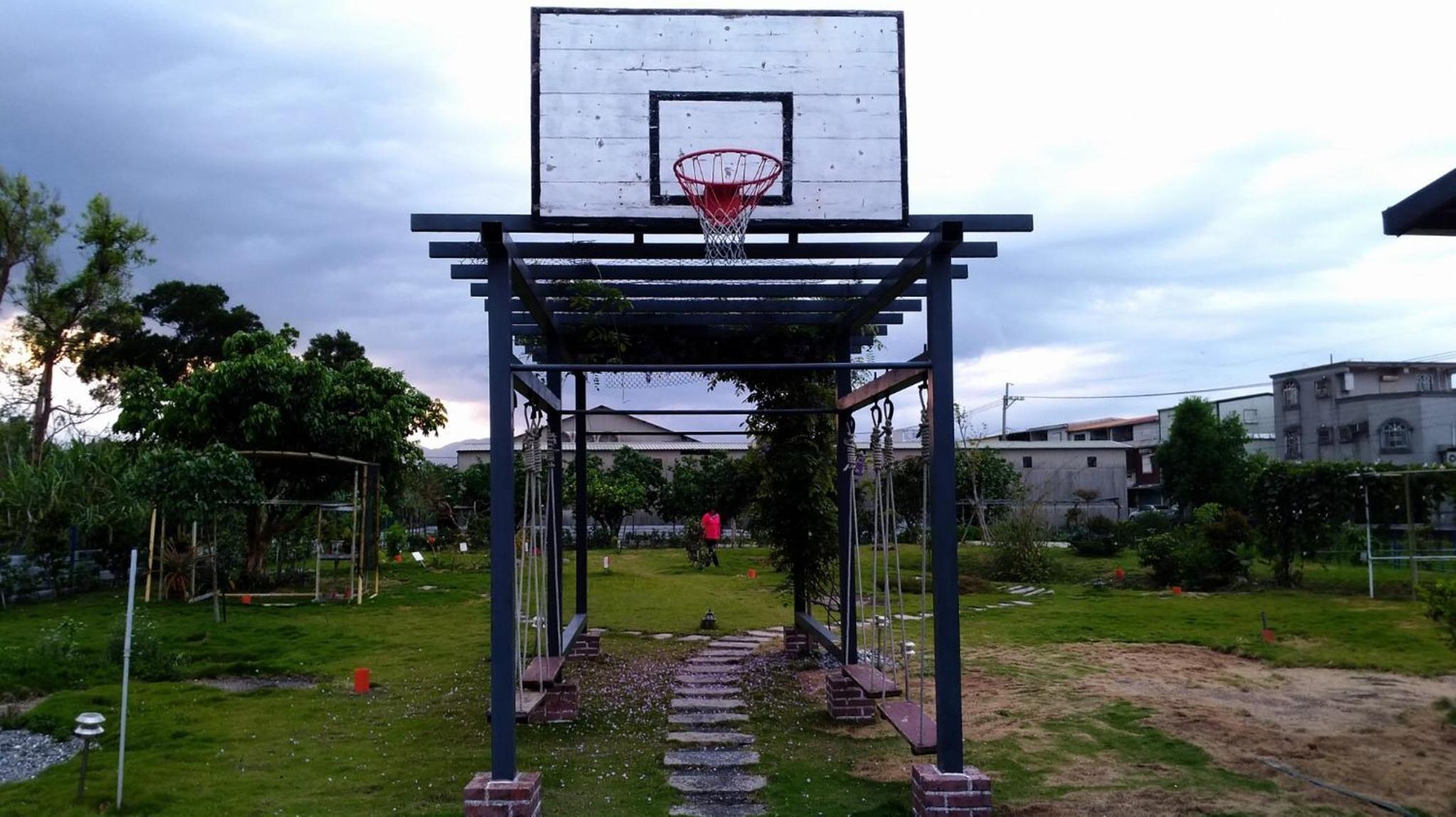 512 Huts Homestay