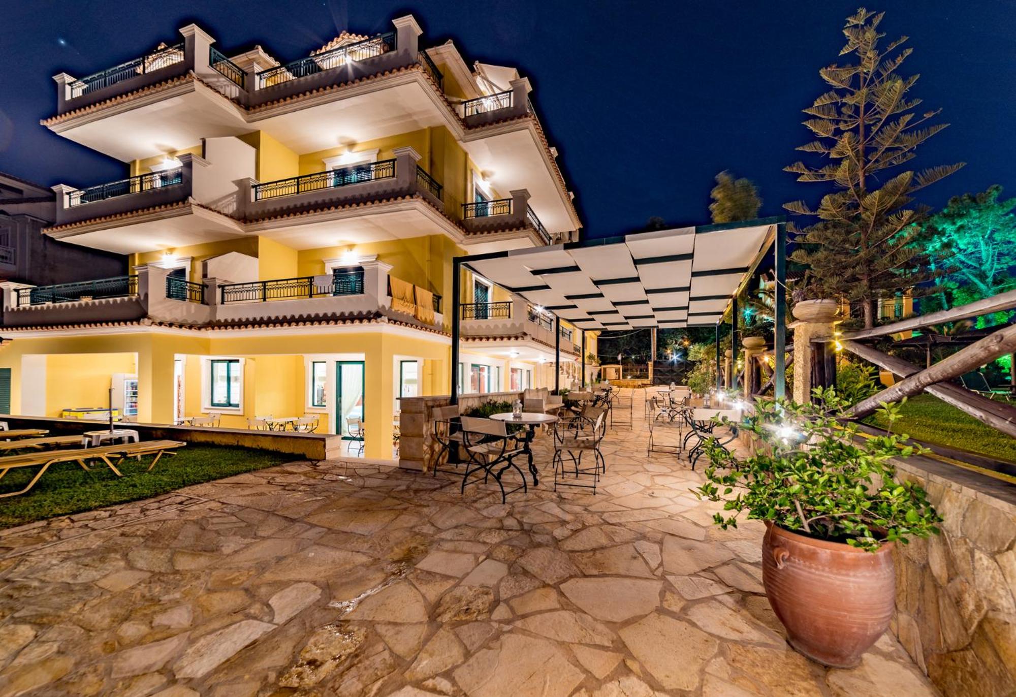 Hotel Andreolas Luxury Suites - Image 1