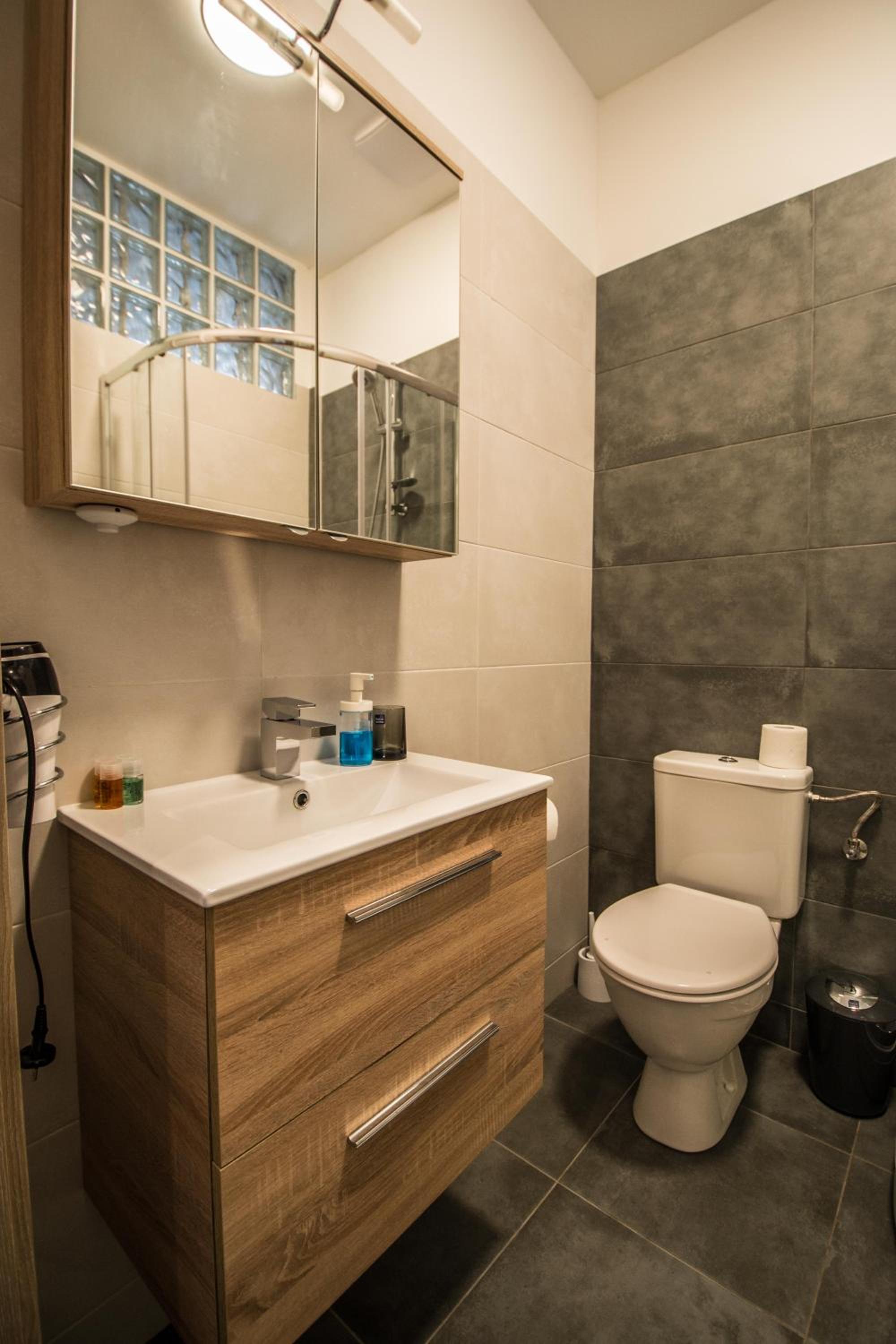 City Center Apartments near Synagogue