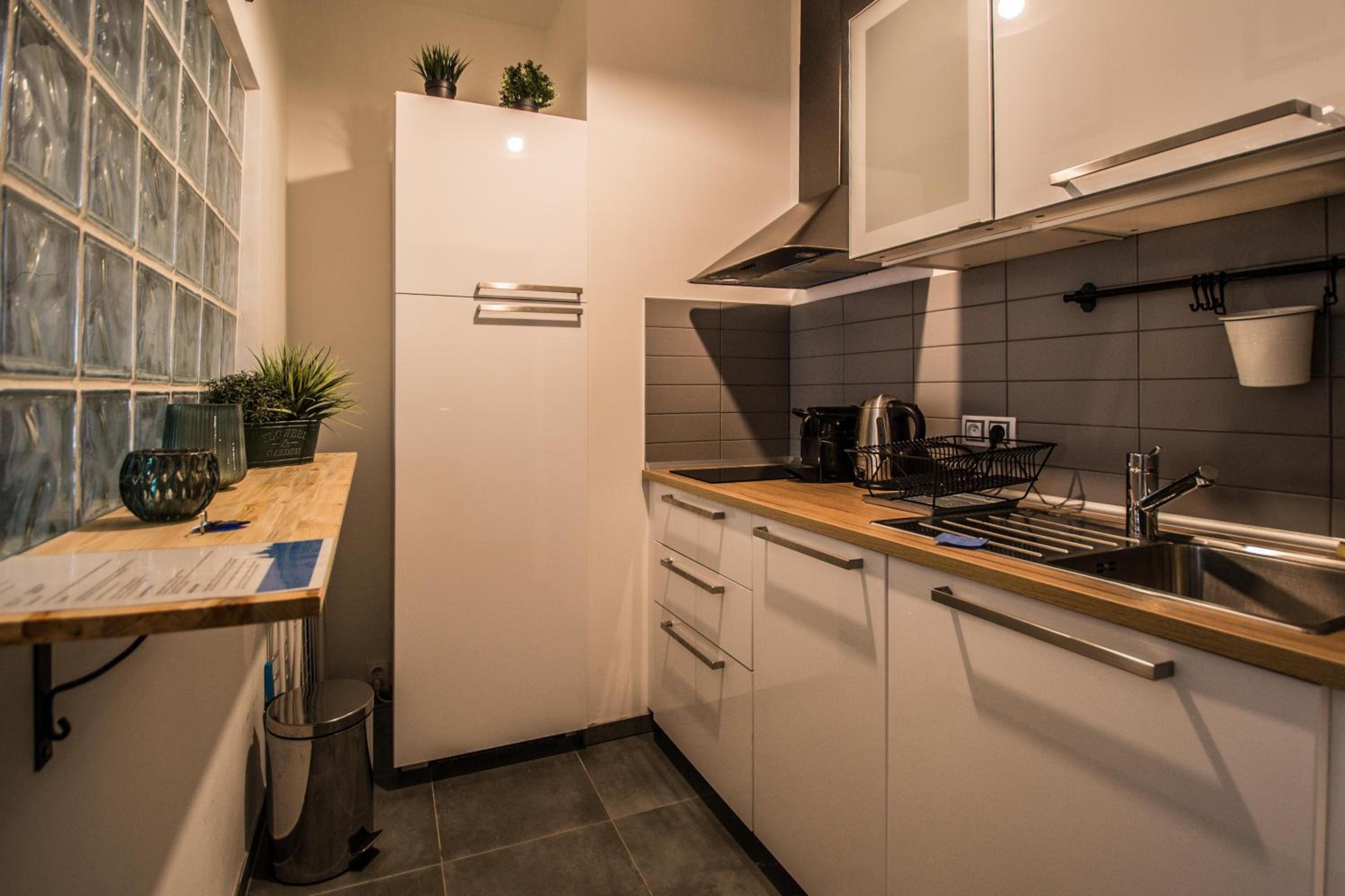 City Center Apartments near Synagogue