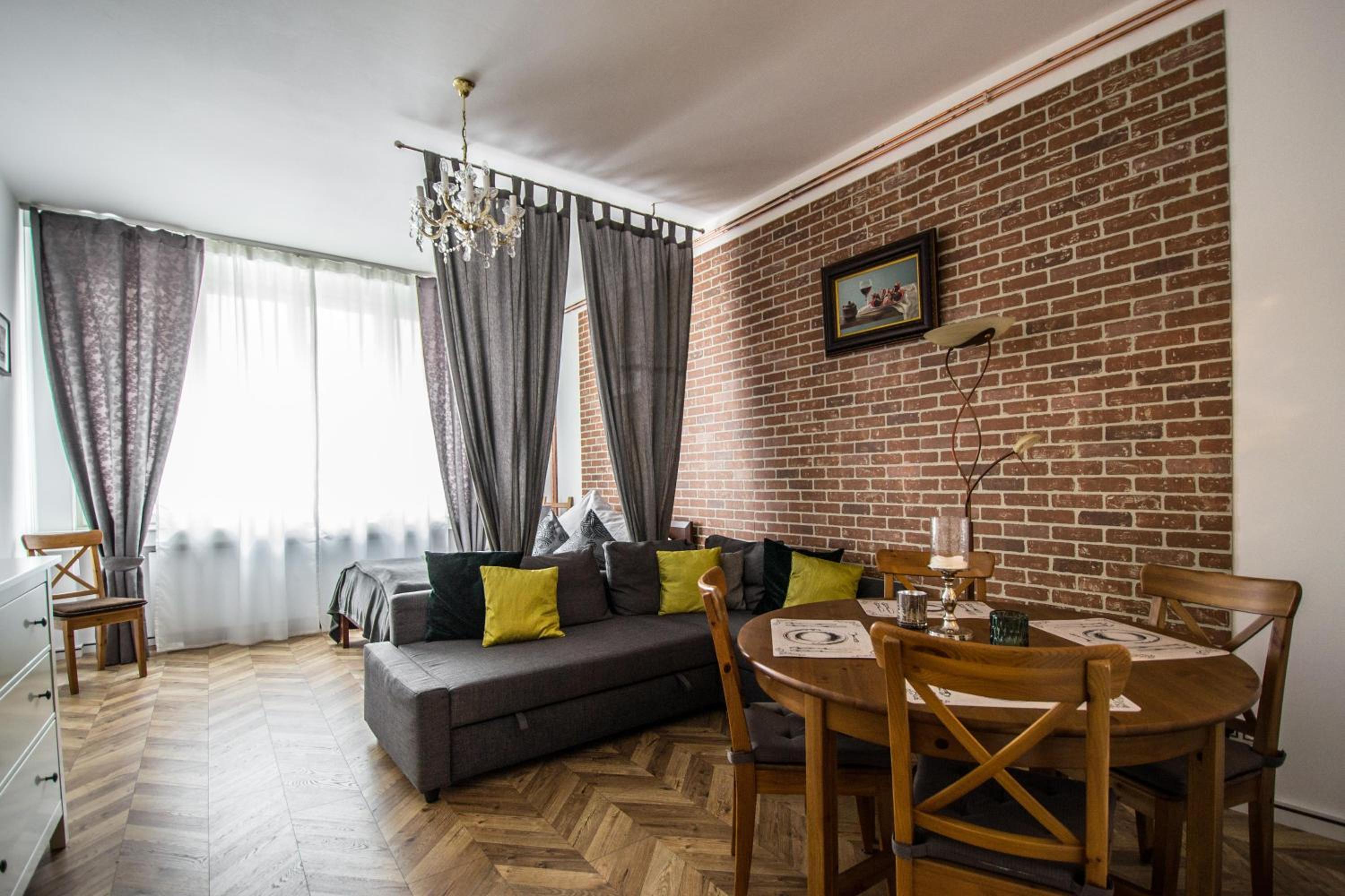 City Center Apartments near Synagogue