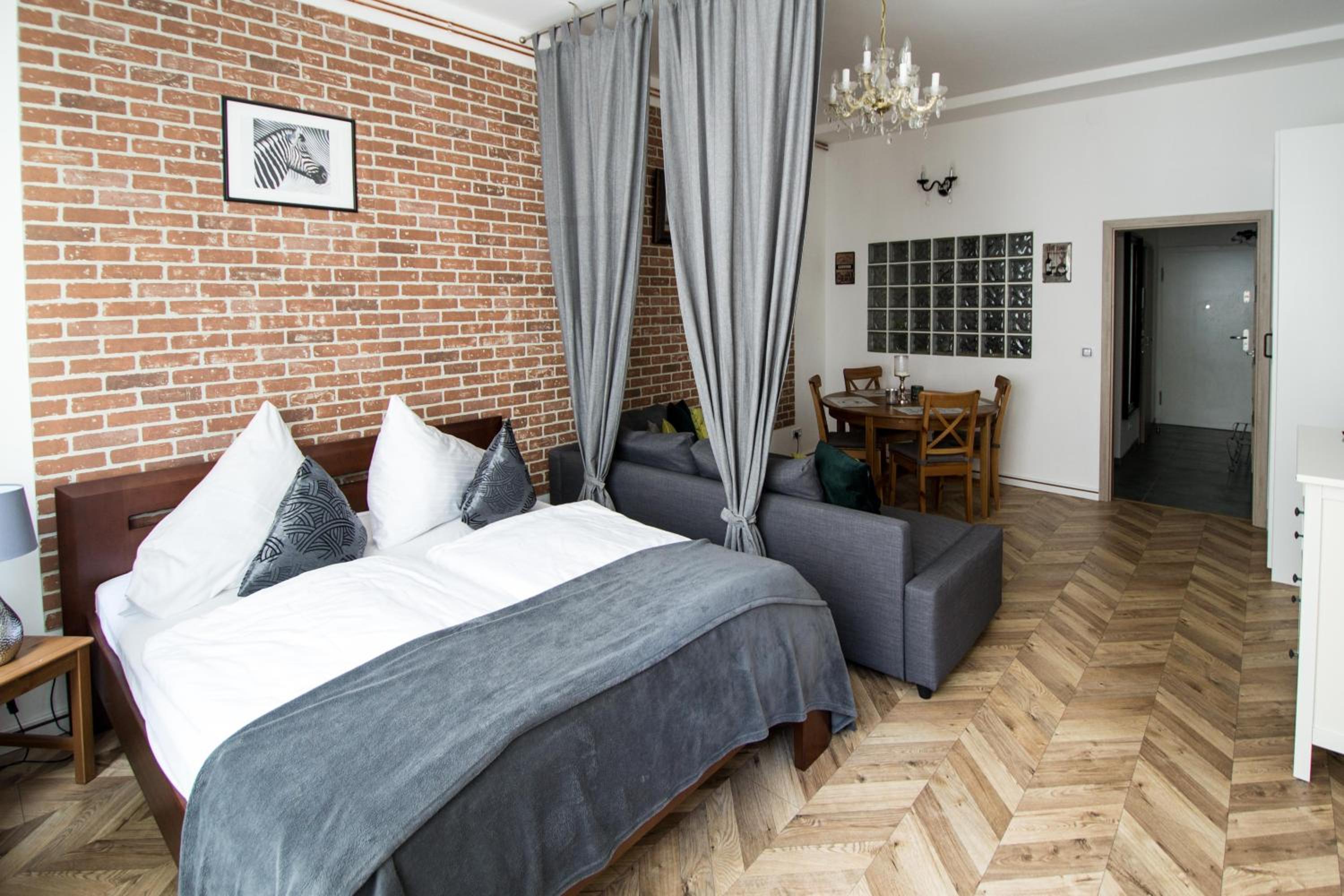 City Center Apartments near Synagogue