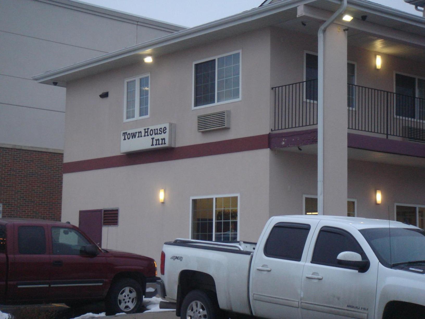 Townhouse Inn & Suites Omaha