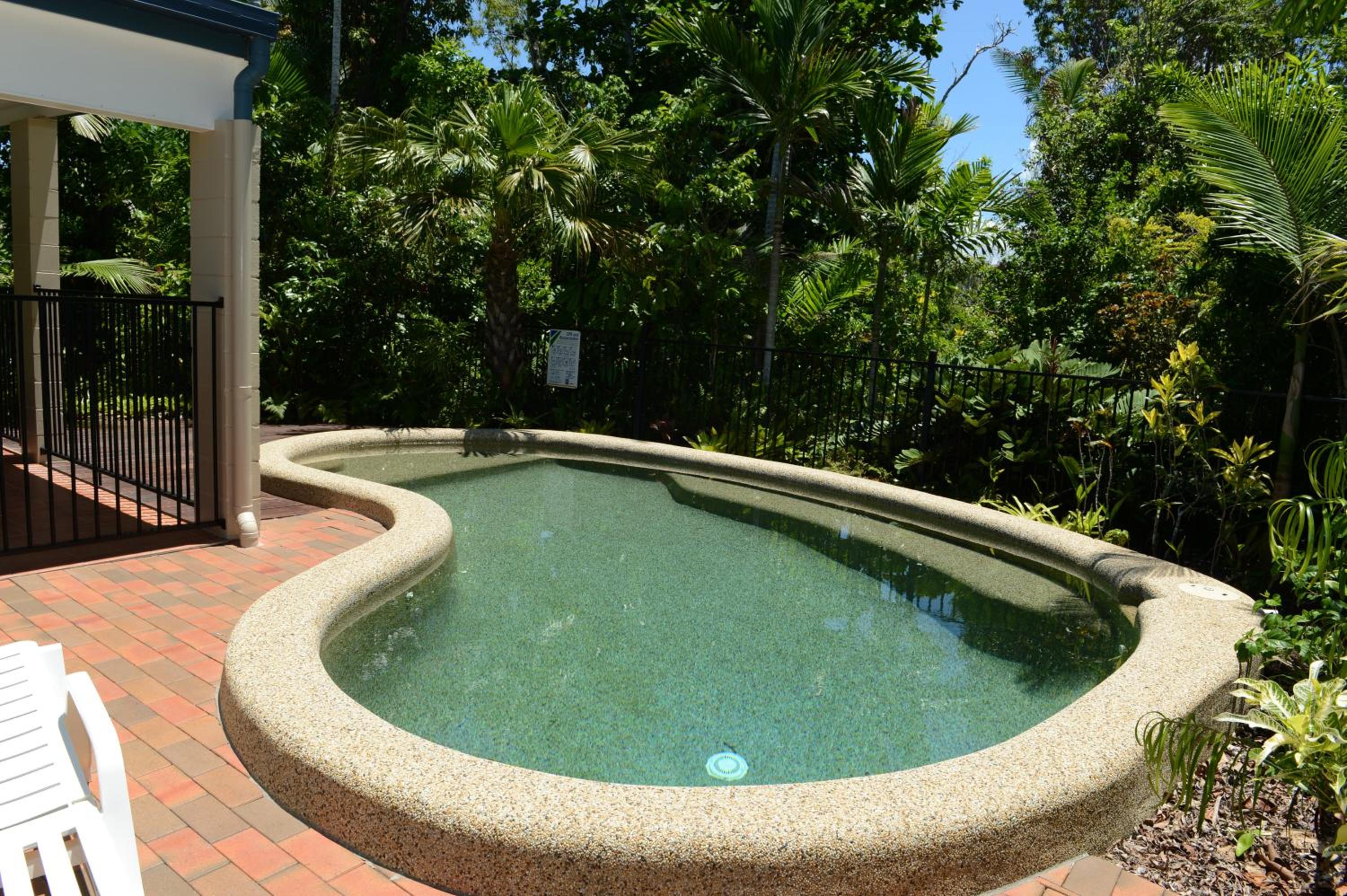 Apollo Jewel Beachfront Apartments