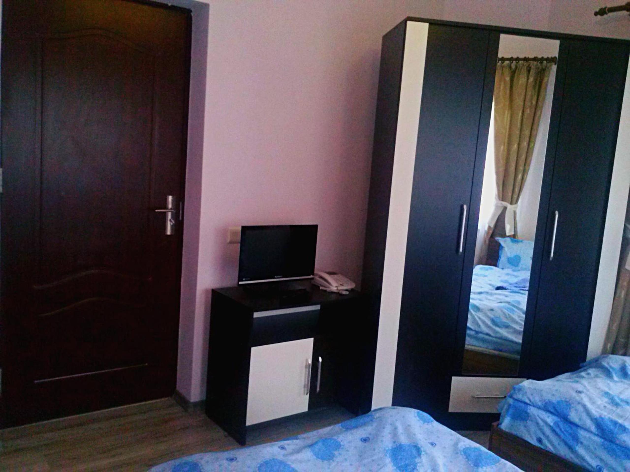 Pensiunea Crinul Alb view 2