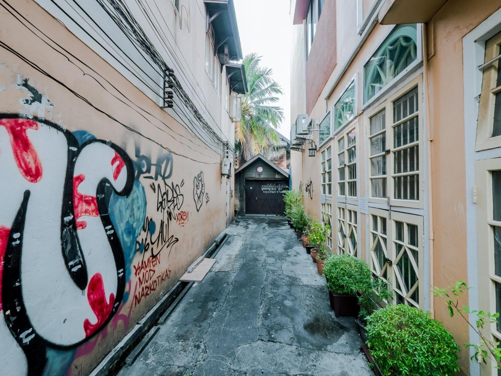 Zeds Hostel Bangkok