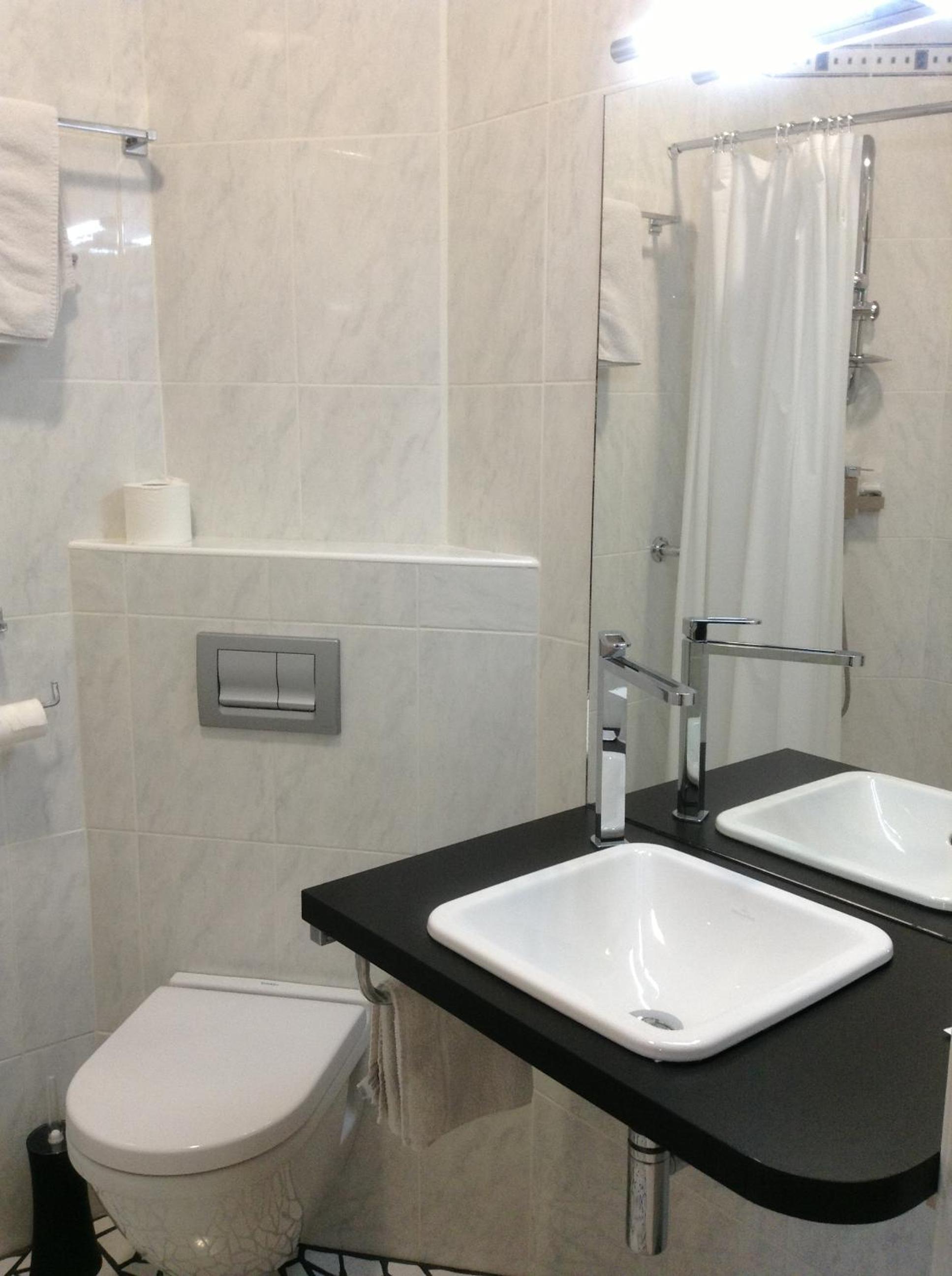 Saint-Etienne Vacations - Hotel Le National - Property Image 4