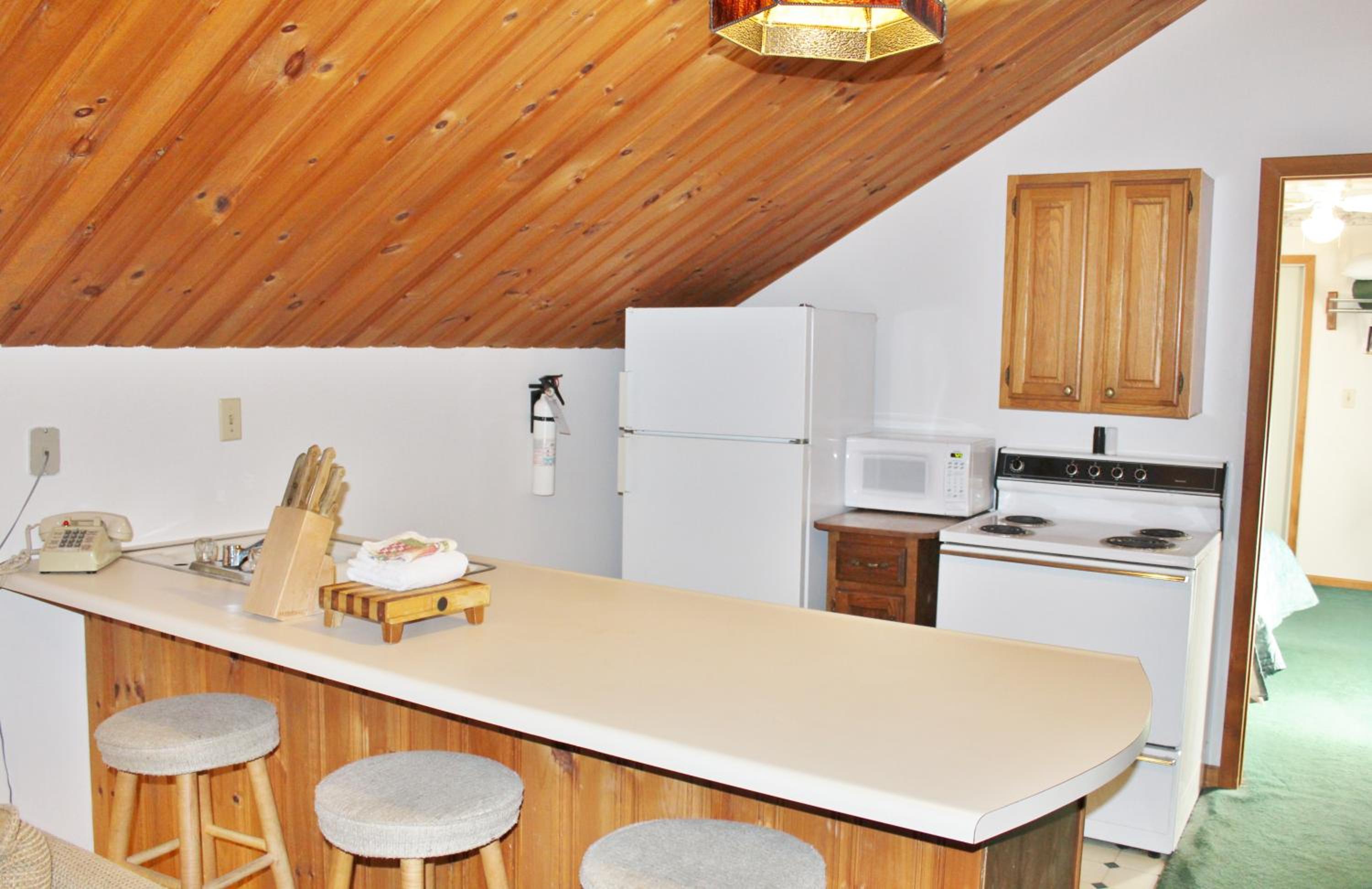 Sara Placid Inn & Suites